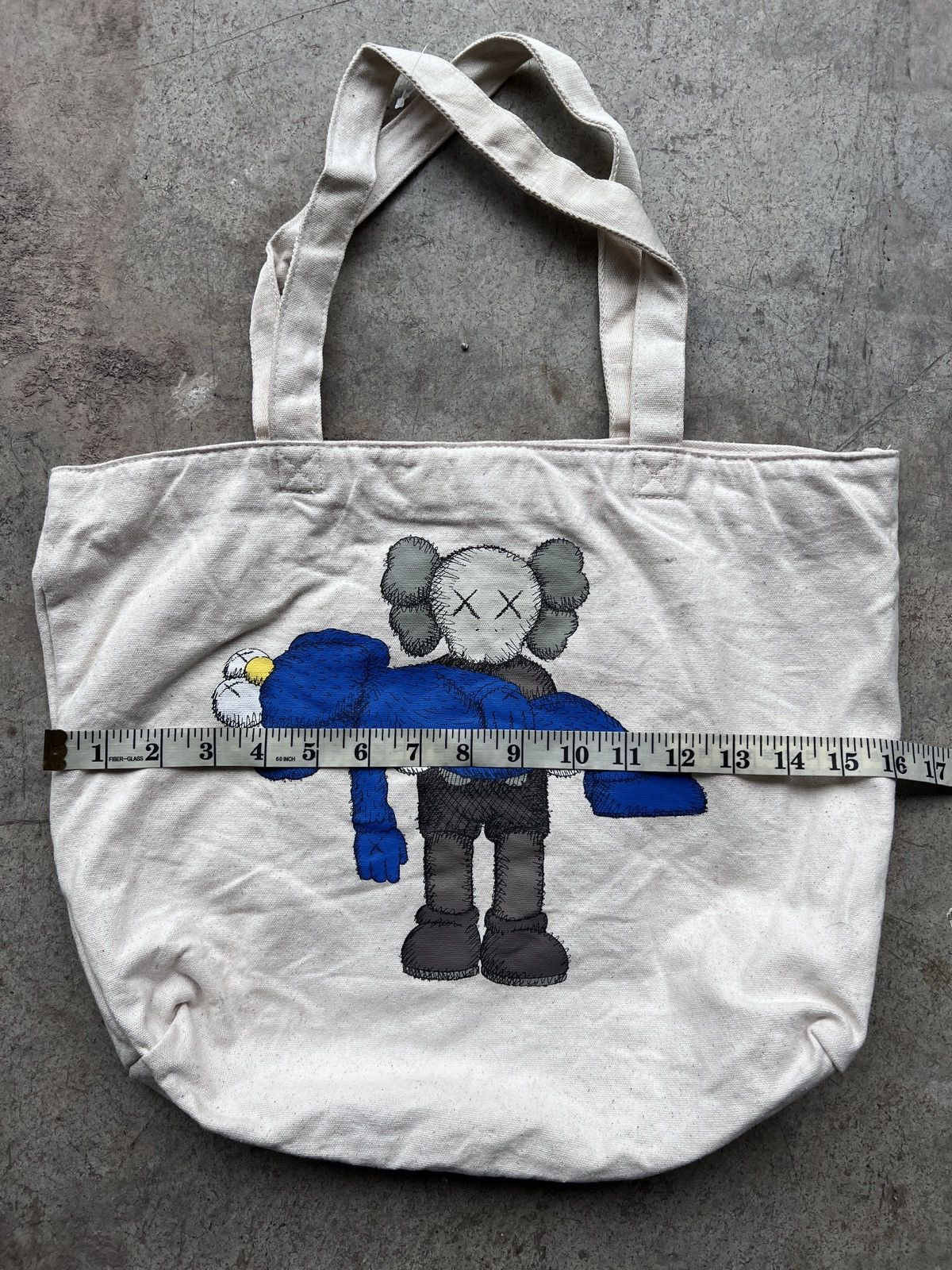Kaws Kaws X Uniqlo Japanese Brand Canvas Totebag Size ONE SIZE - 7 Thumbnail