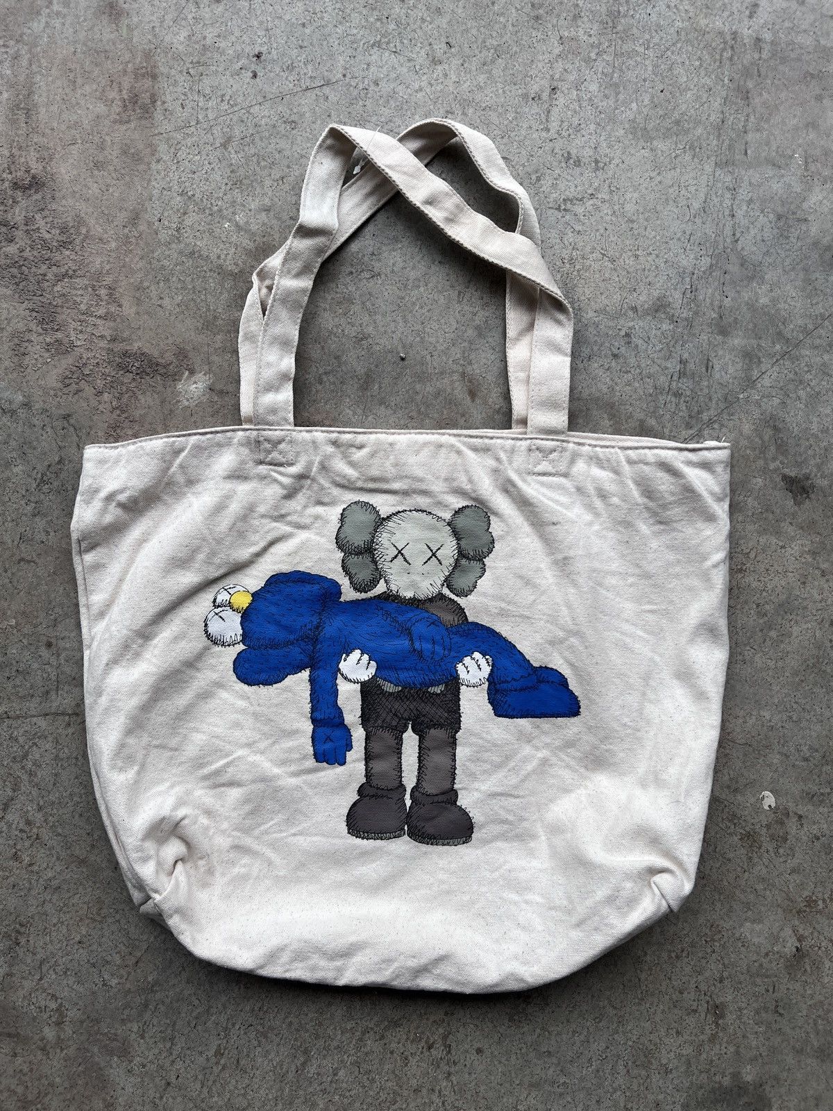 Kaws Kaws X Uniqlo Japanese Brand Canvas Totebag Size ONE SIZE - 1 Thumbnail