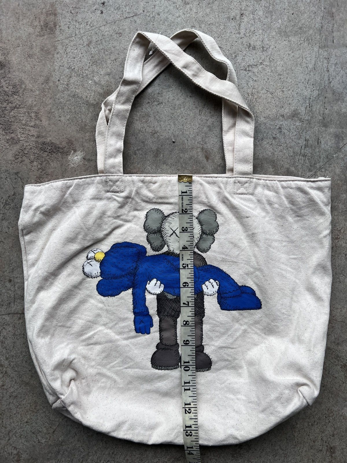 Kaws Kaws X Uniqlo Japanese Brand Canvas Totebag Size ONE SIZE - 8 Thumbnail