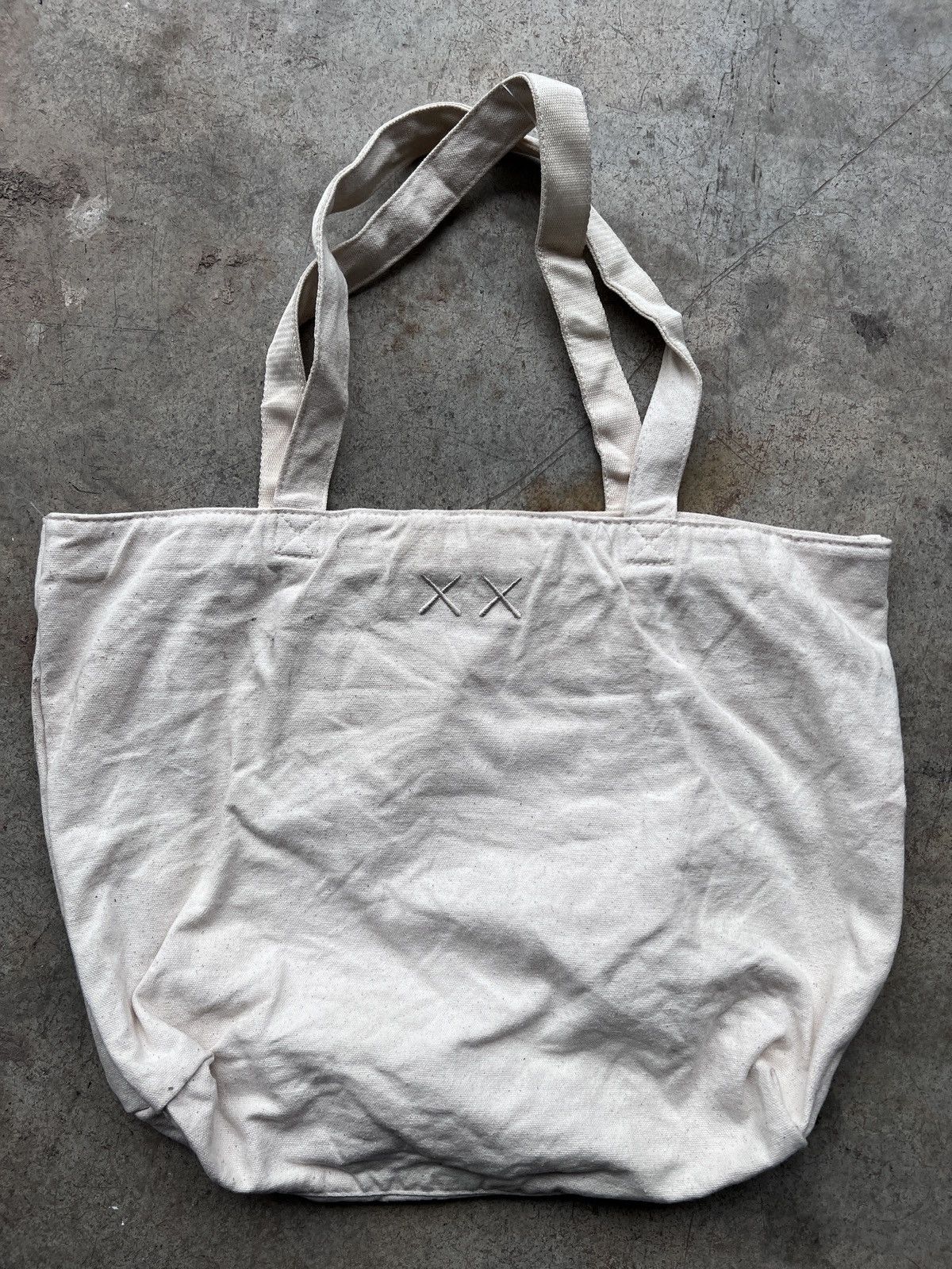 Kaws Kaws X Uniqlo Japanese Brand Canvas Totebag Size ONE SIZE - 3 Thumbnail