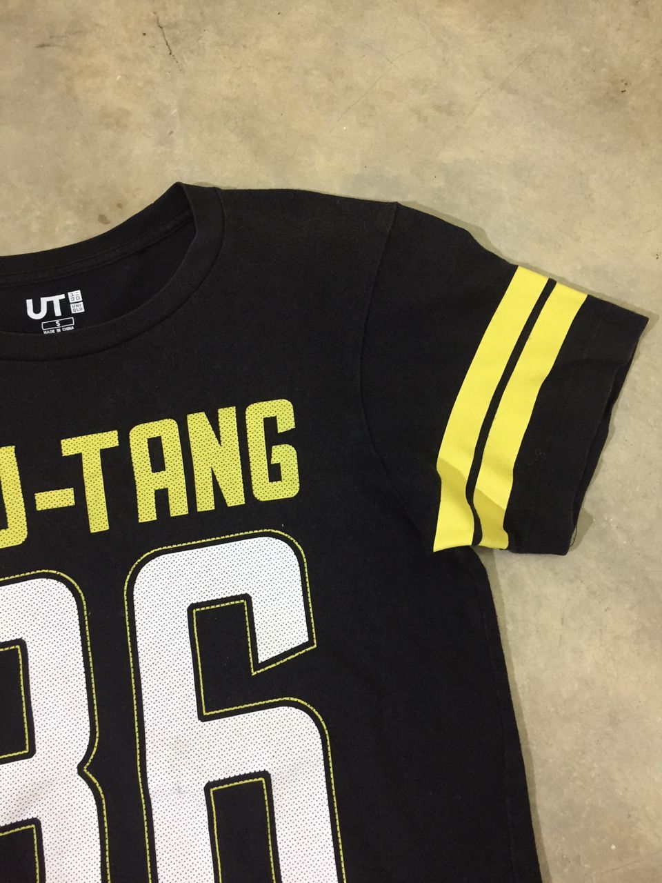 Rap Tees × Uniqlo × Wu-Tang Clan Wu Tang x Uniqlo Rap Tees Size US S / EU 44-46 / 1 - 2 Thumbnail