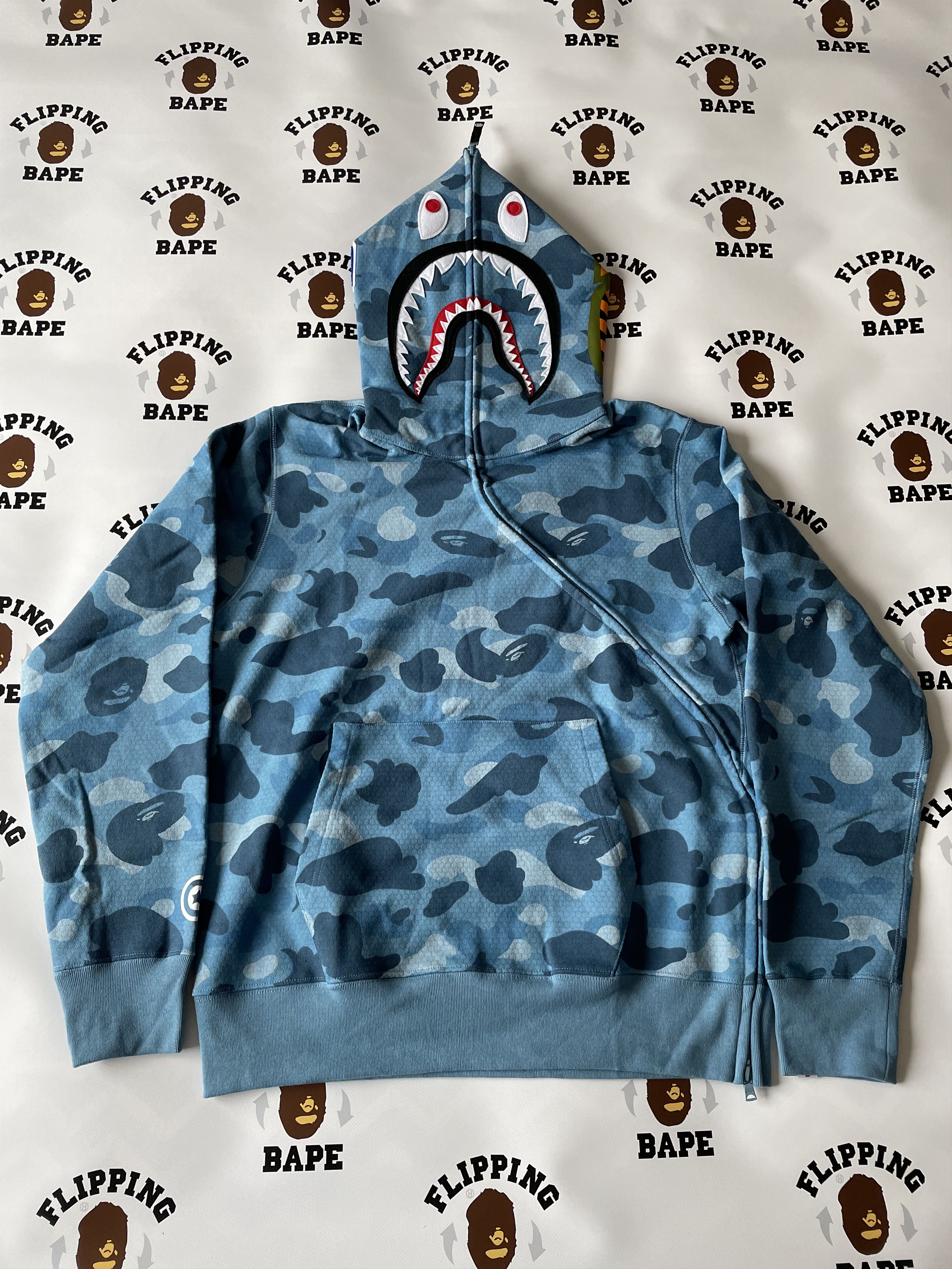 HONEYCOMB CAMO SHARK FULL ZIP HOODIE