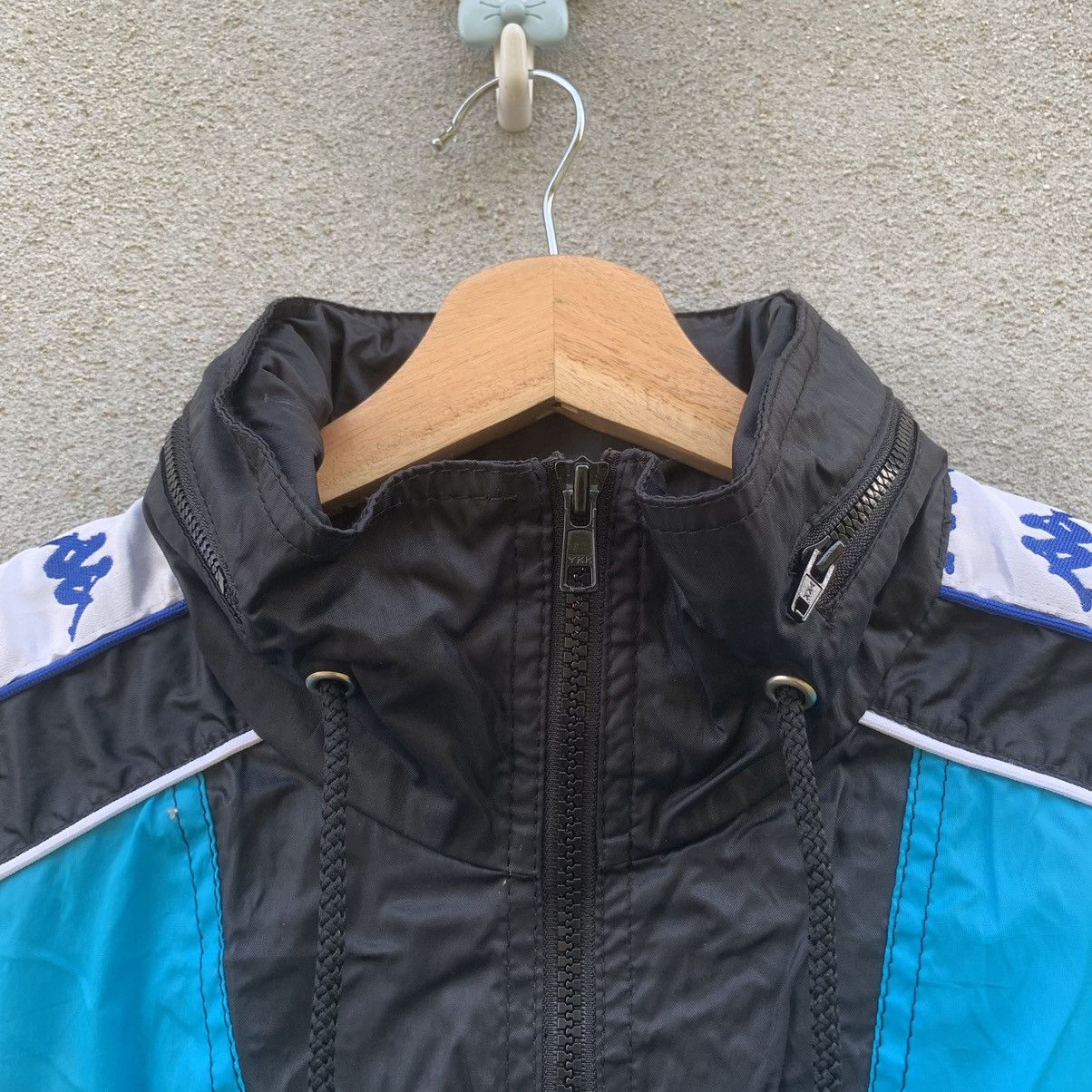 Kappa × Sports Specialties VINTAGE KAPPA BIG LOGO ZIPPER SIDE TAPE RARE HOODIE JACKET Size US L / EU 52-54 / 3 - 11 Thumbnail