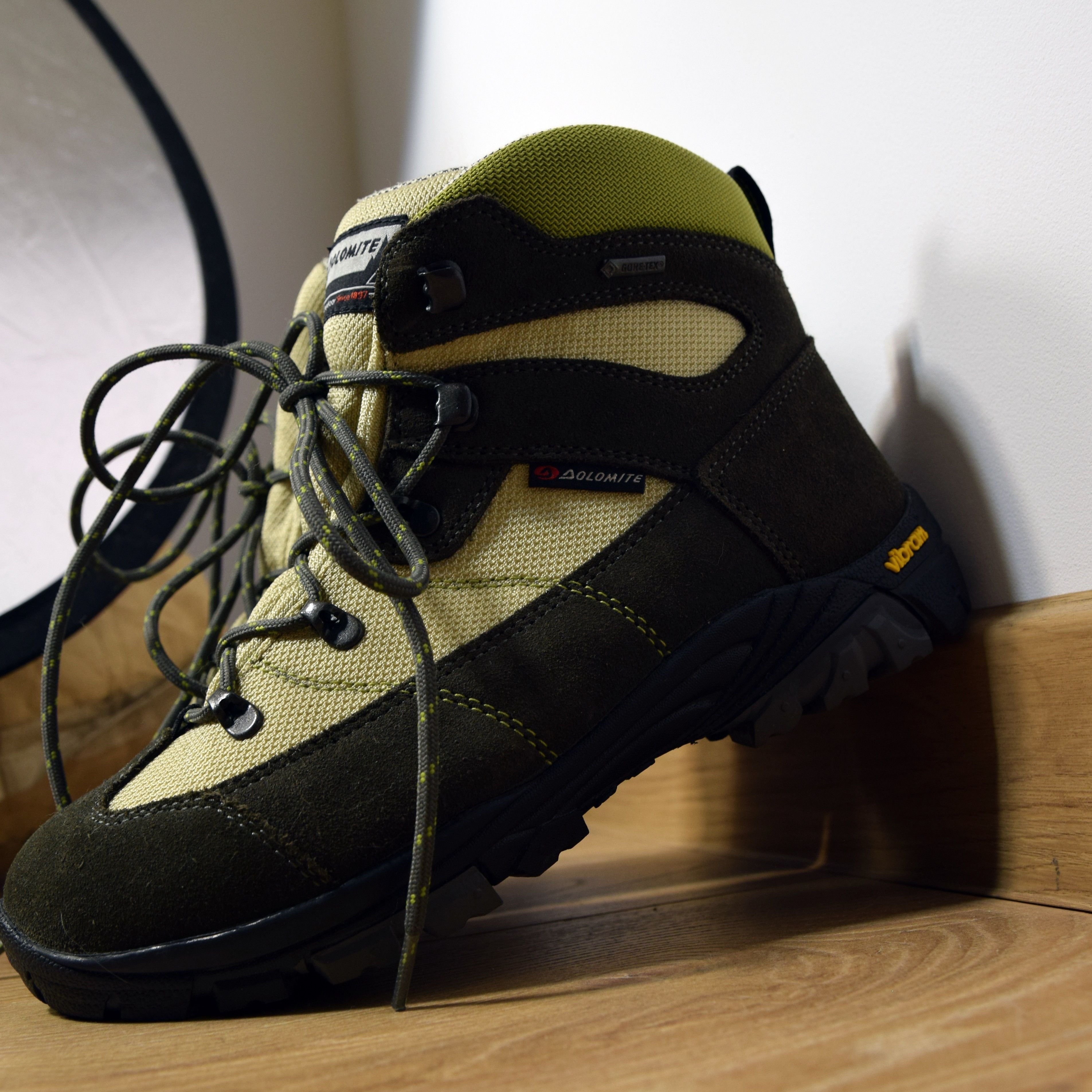 vibram gore tex hiking boots