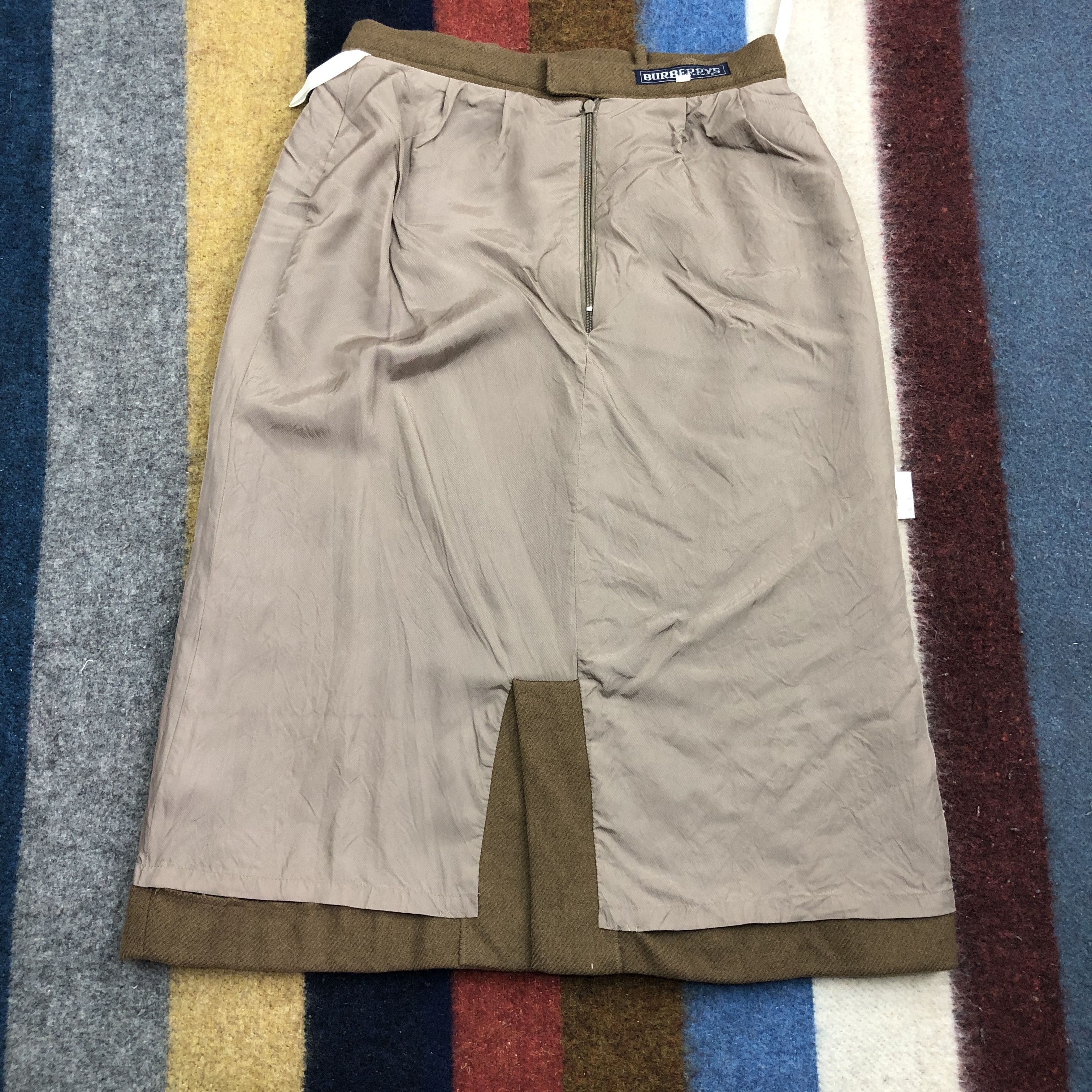 Burberry 90s Vintage BURBERRYS Casual Wool Mini Skirt #0450/S Size 26" / US 2 / IT 38 - 9 Thumbnail