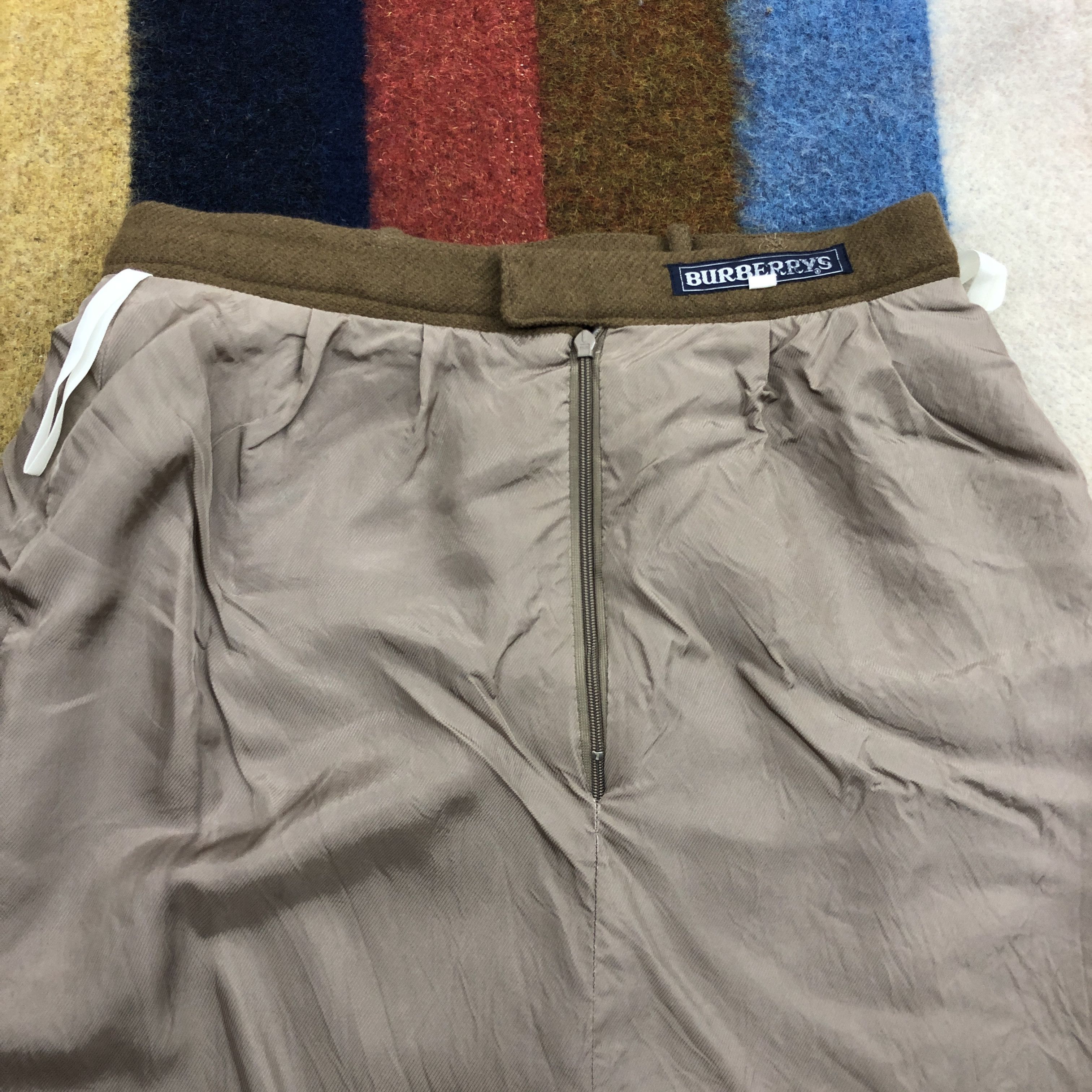 Burberry 90s Vintage BURBERRYS Casual Wool Mini Skirt #0450/S Size 26" / US 2 / IT 38 - 8 Thumbnail