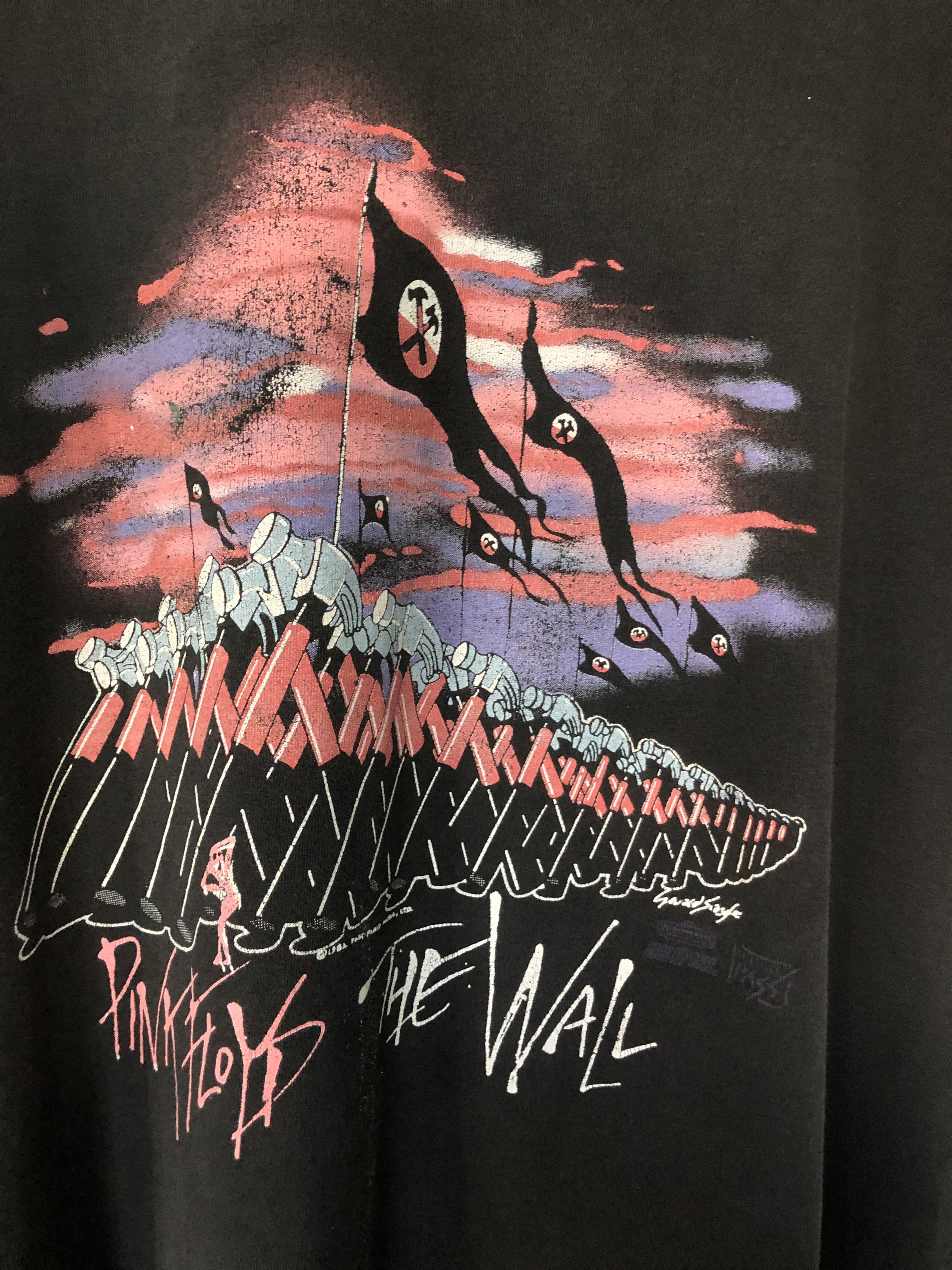 Pink Floyd ‘The Wall’ Flag & Hammers Graphic Tee – Official Band Merch - View #5
