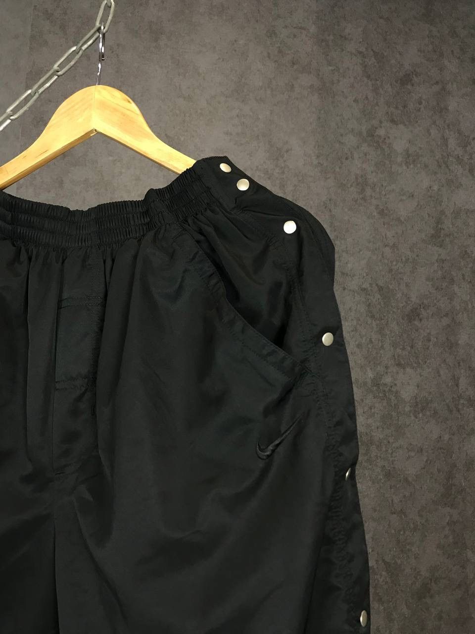 Nike Nike swoosh streetwear vintage sweatpants Size US 32 / EU 48 - 2 Thumbnail