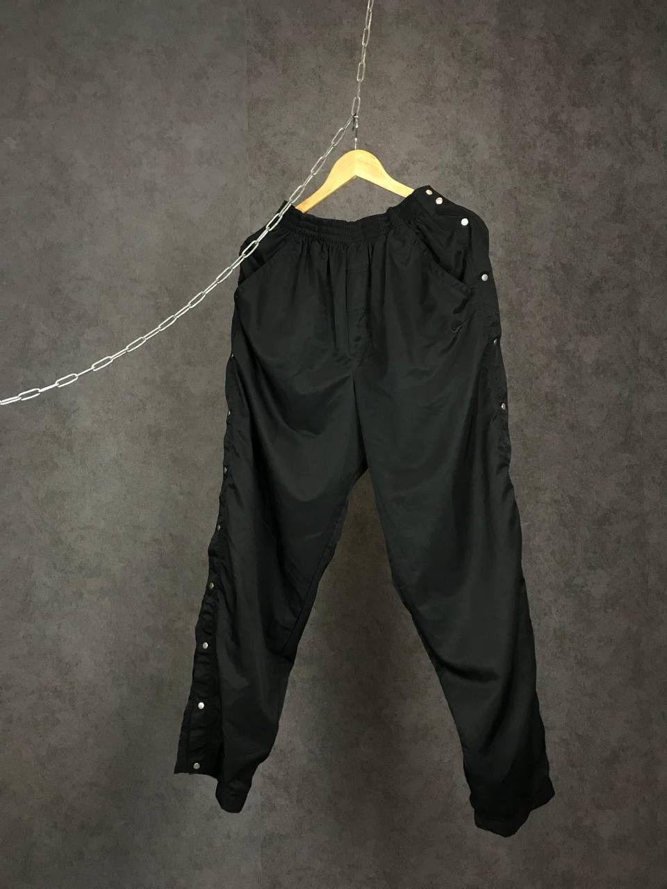 image of Nike Swoosh Streetwear Vintage Sweatpants in Black, Men's (Size 32)
