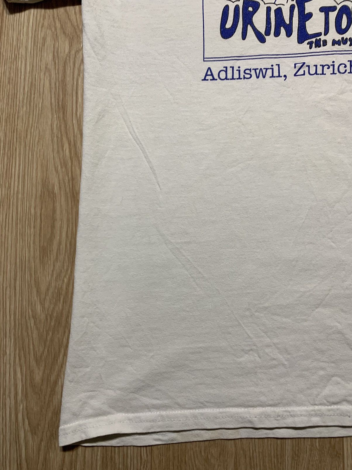 Vintage Y2K Urine Town “ Musical about…” T-Shirt Size US M / EU 48-50 / 2 - 16 Thumbnail