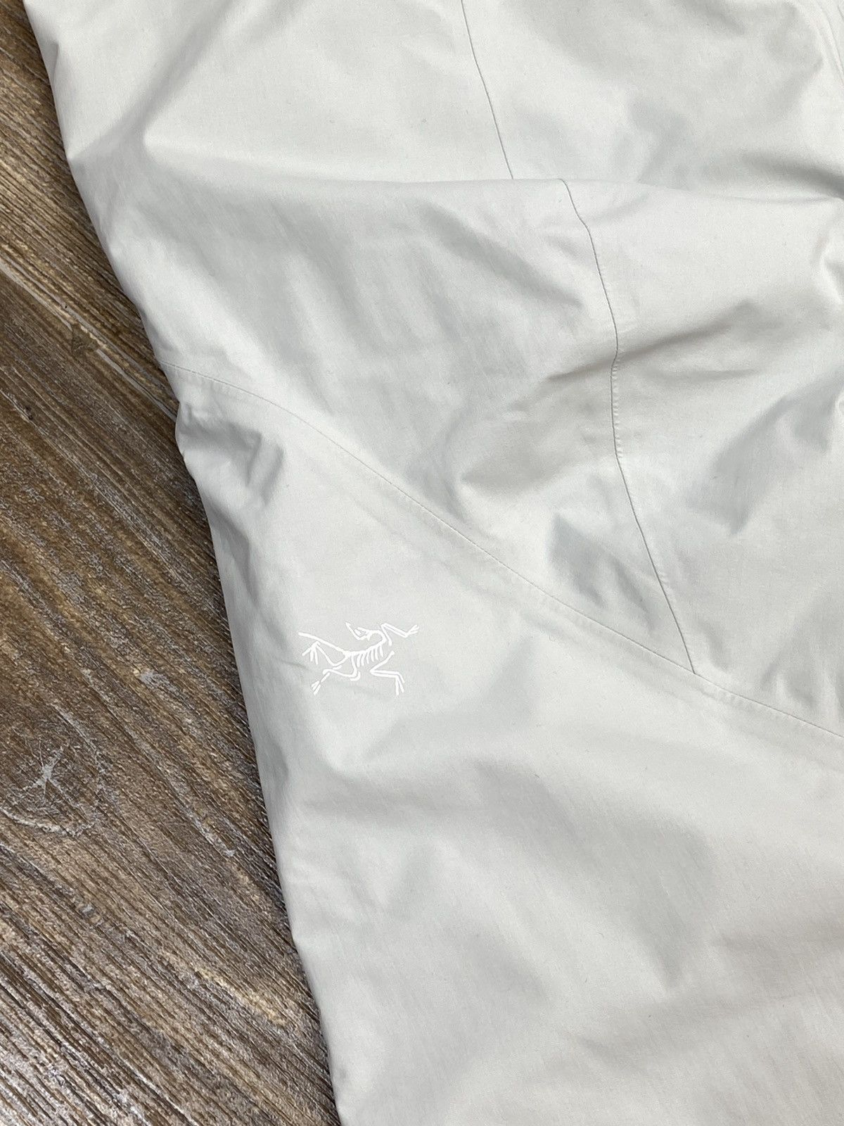 Arc'teryx × Goretex Arcteryx Gore Tex Pro shell white ski cargo pant Size US 30 / EU 46 - 5 Thumbnail