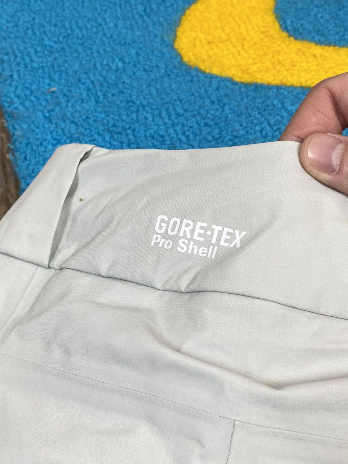 Arc'teryx × Goretex Arcteryx Gore Tex Pro shell white ski cargo pant Size US 30 / EU 46 - 19 Thumbnail