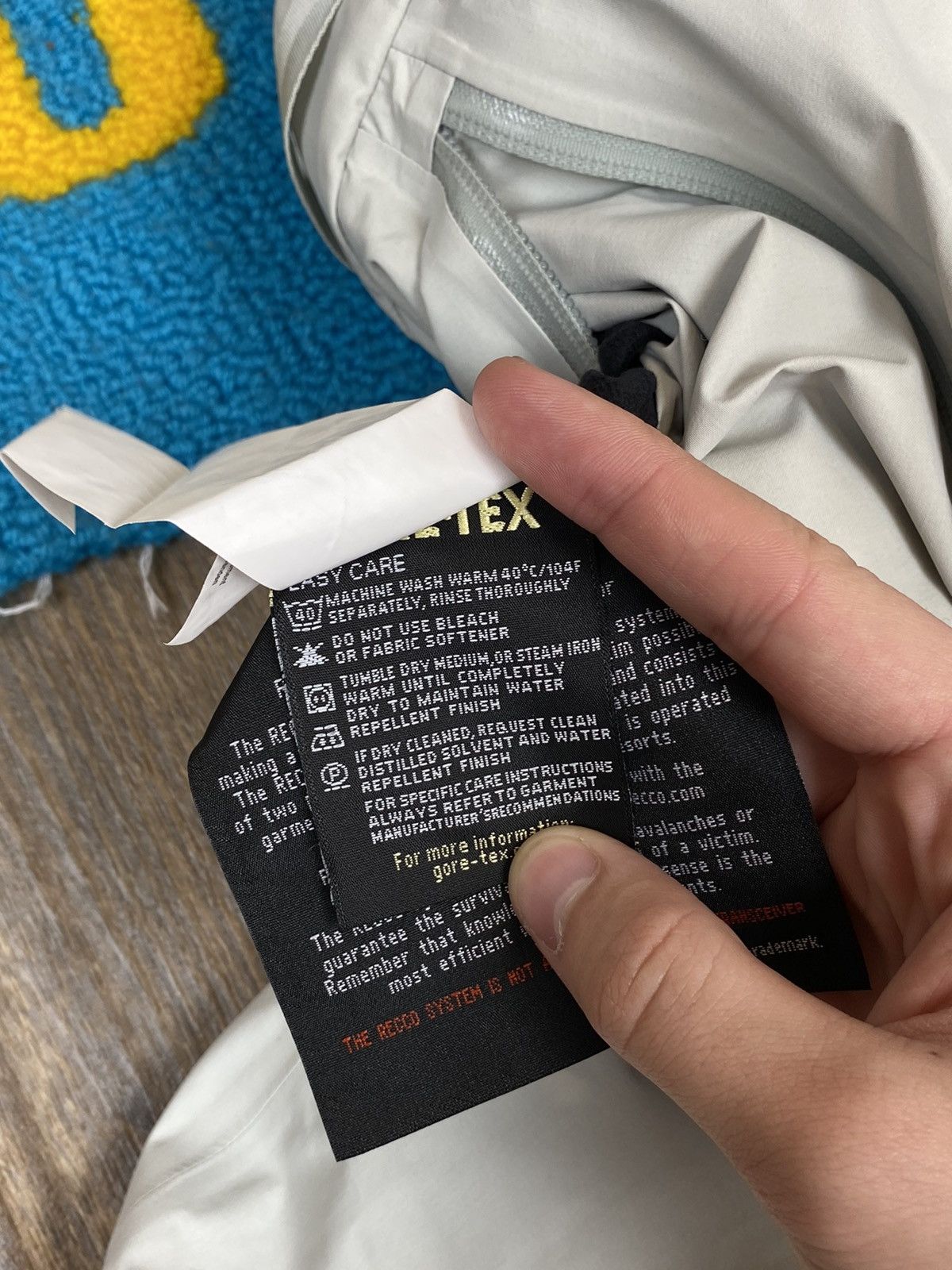 Arc'teryx × Goretex Arcteryx Gore Tex Pro shell white ski cargo pant Size US 30 / EU 46 - 22 Thumbnail