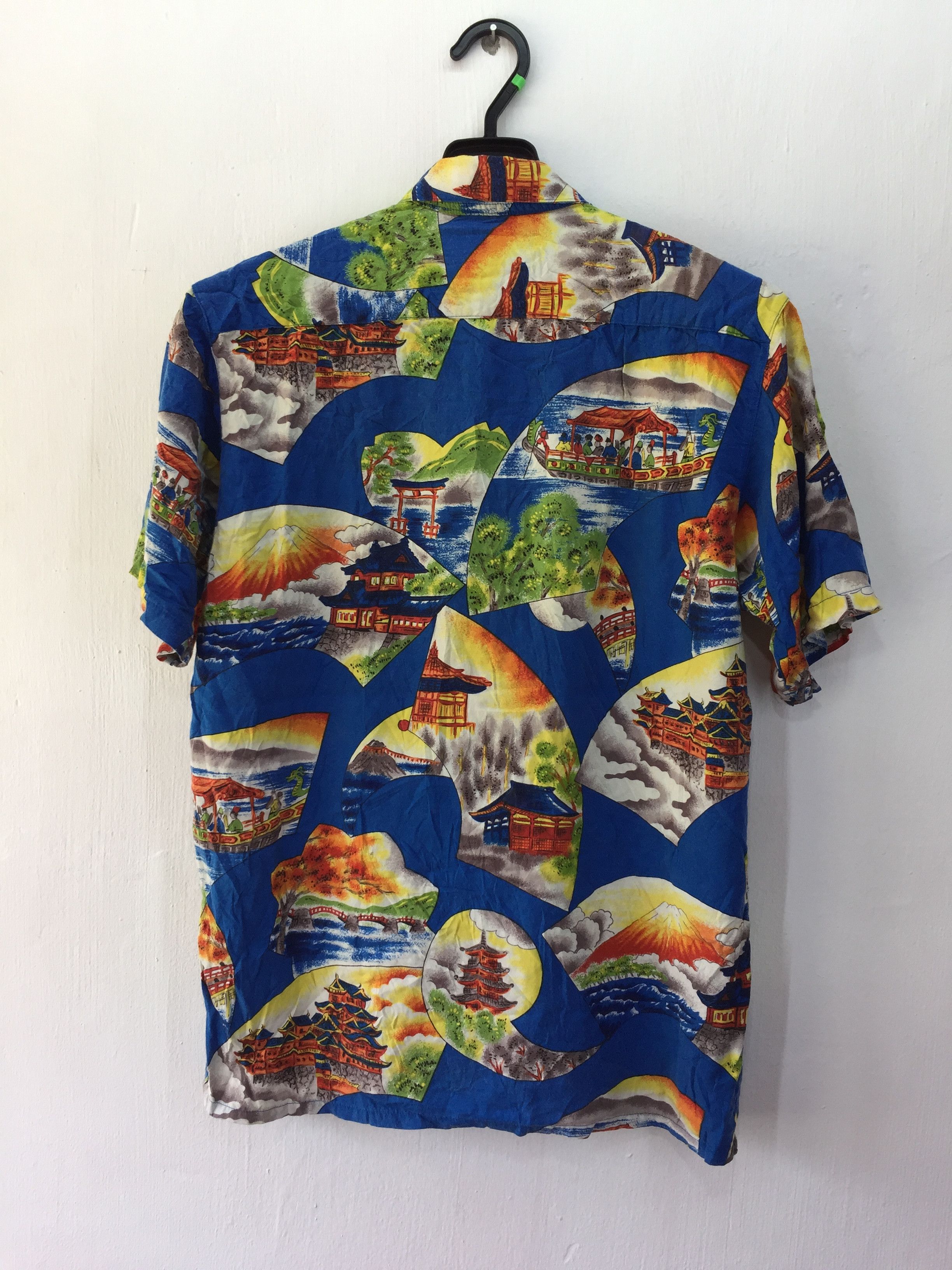 Vintage Vintage Rayon Fujiyama and Japanese Castle Motif Size US L / EU 52-54 / 3 - 6 Thumbnail