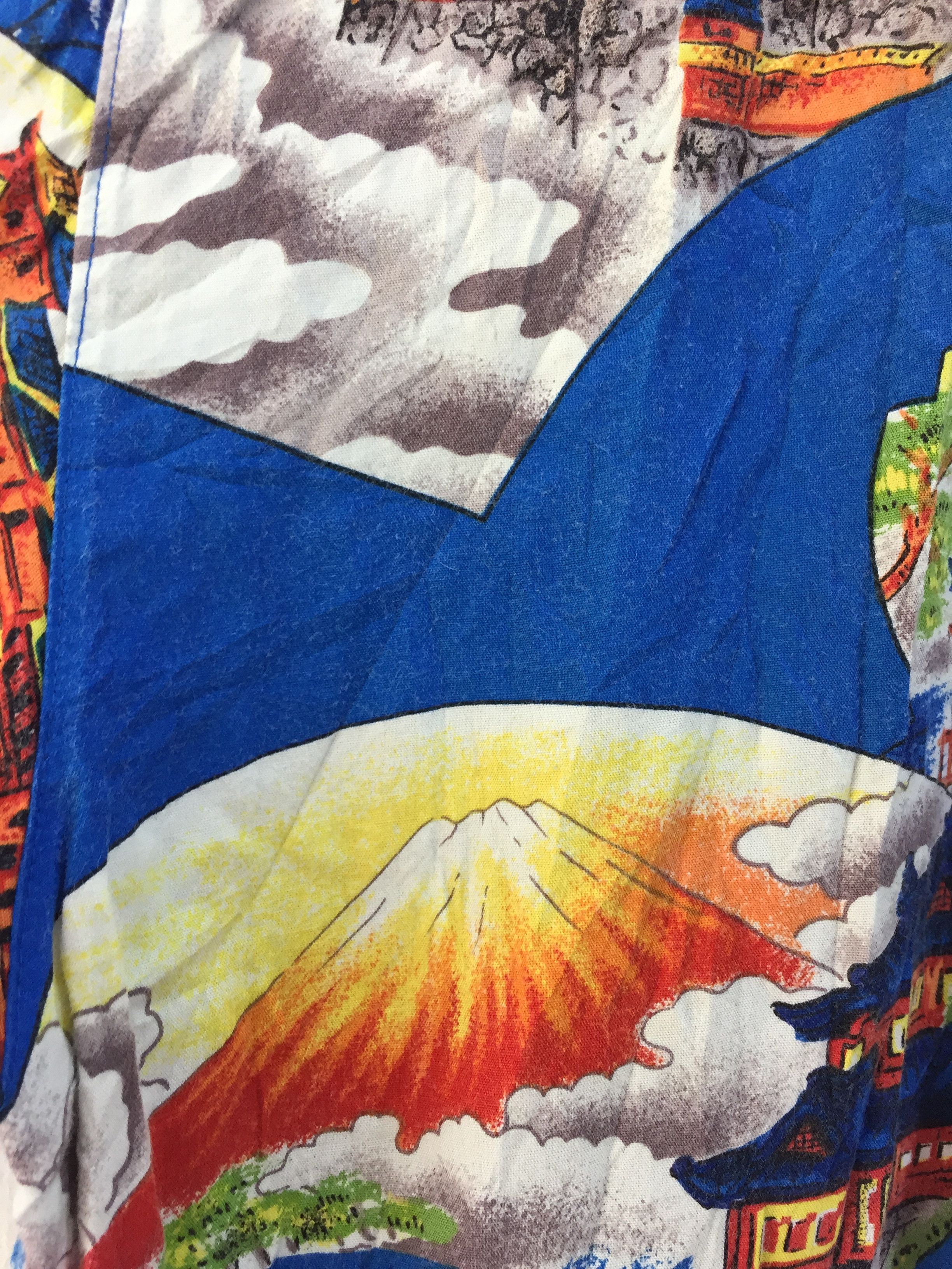 Vintage Vintage Rayon Fujiyama and Japanese Castle Motif Size US L / EU 52-54 / 3 - 10 Thumbnail
