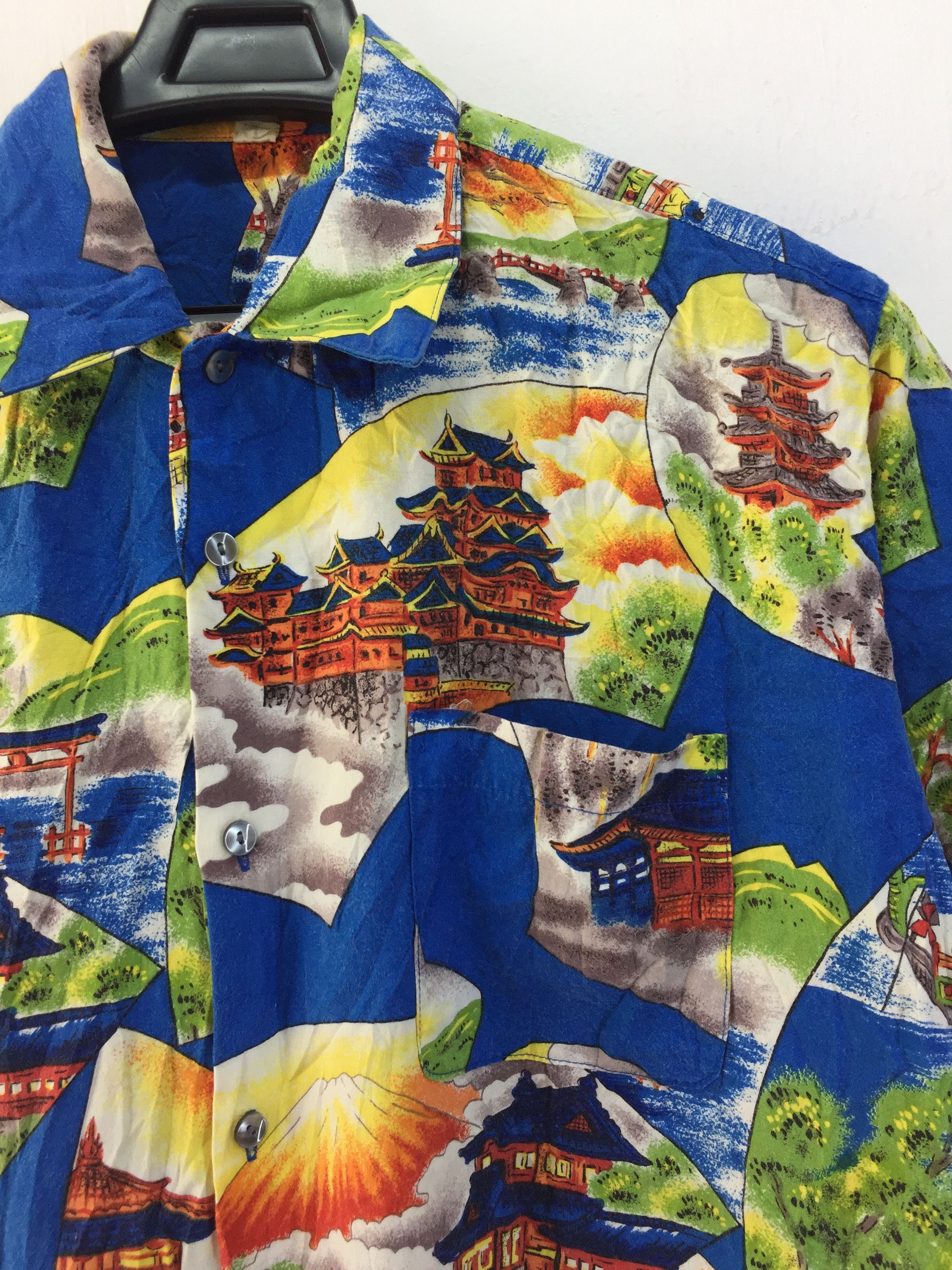 Vintage Vintage Rayon Fujiyama and Japanese Castle Motif Size US L / EU 52-54 / 3 - 2 Thumbnail