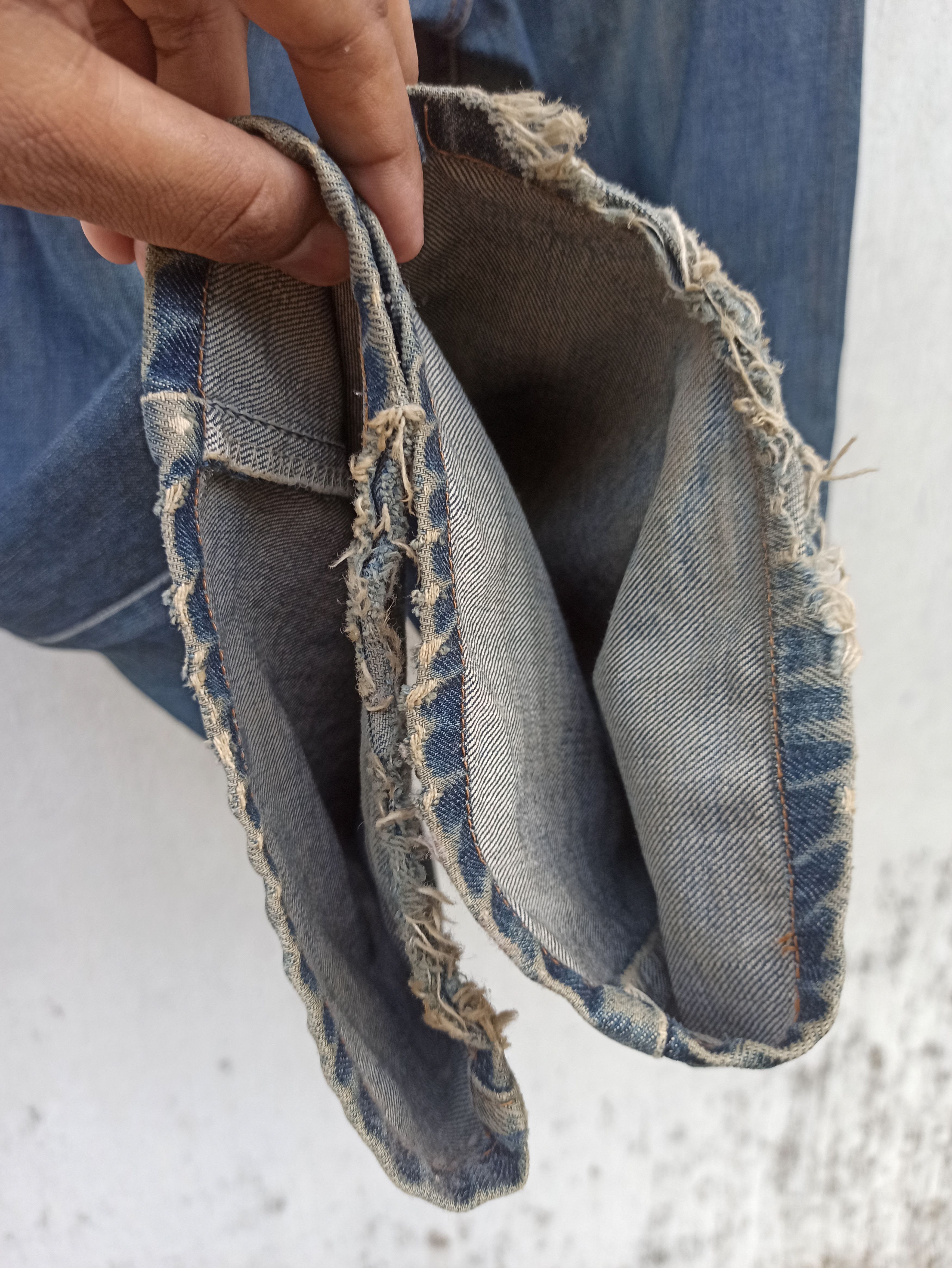 Levi's × Vintage Vintage Levi's 512 Distress Jean Size US 33 - 7 Thumbnail