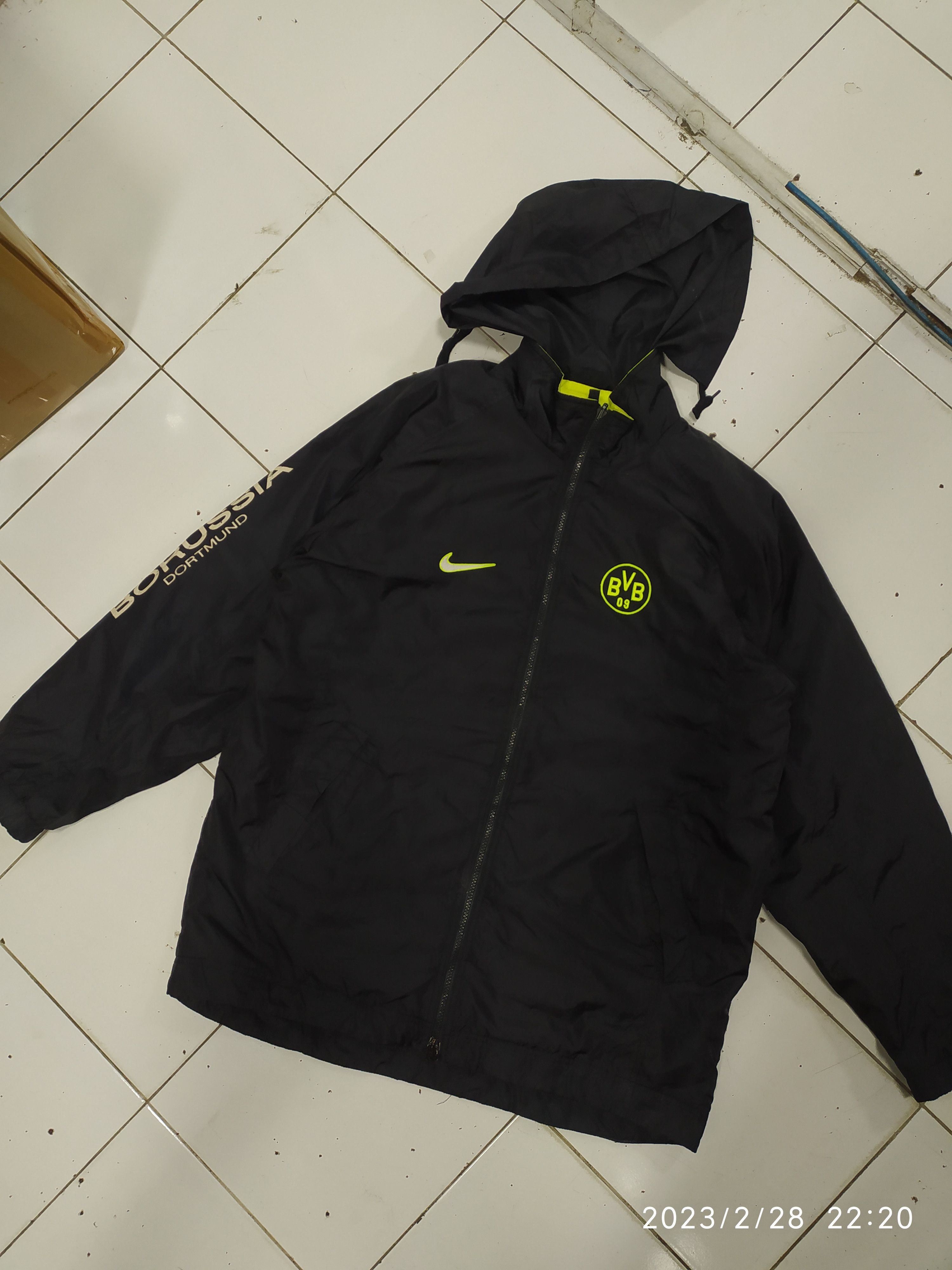 Nike × Vintage VTG 90’s NIKE X BVB BORUSSIA DORTMUND REVERSIBLE JACKET Size US M / EU 48-50 / 2 - 4 Thumbnail
