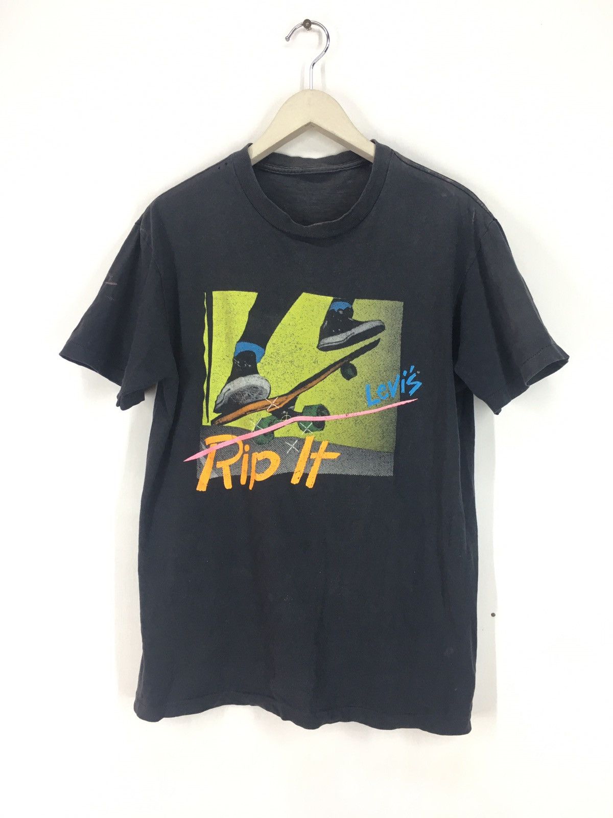 Vintage 90s Levi’s Rip It skateboard t shirt