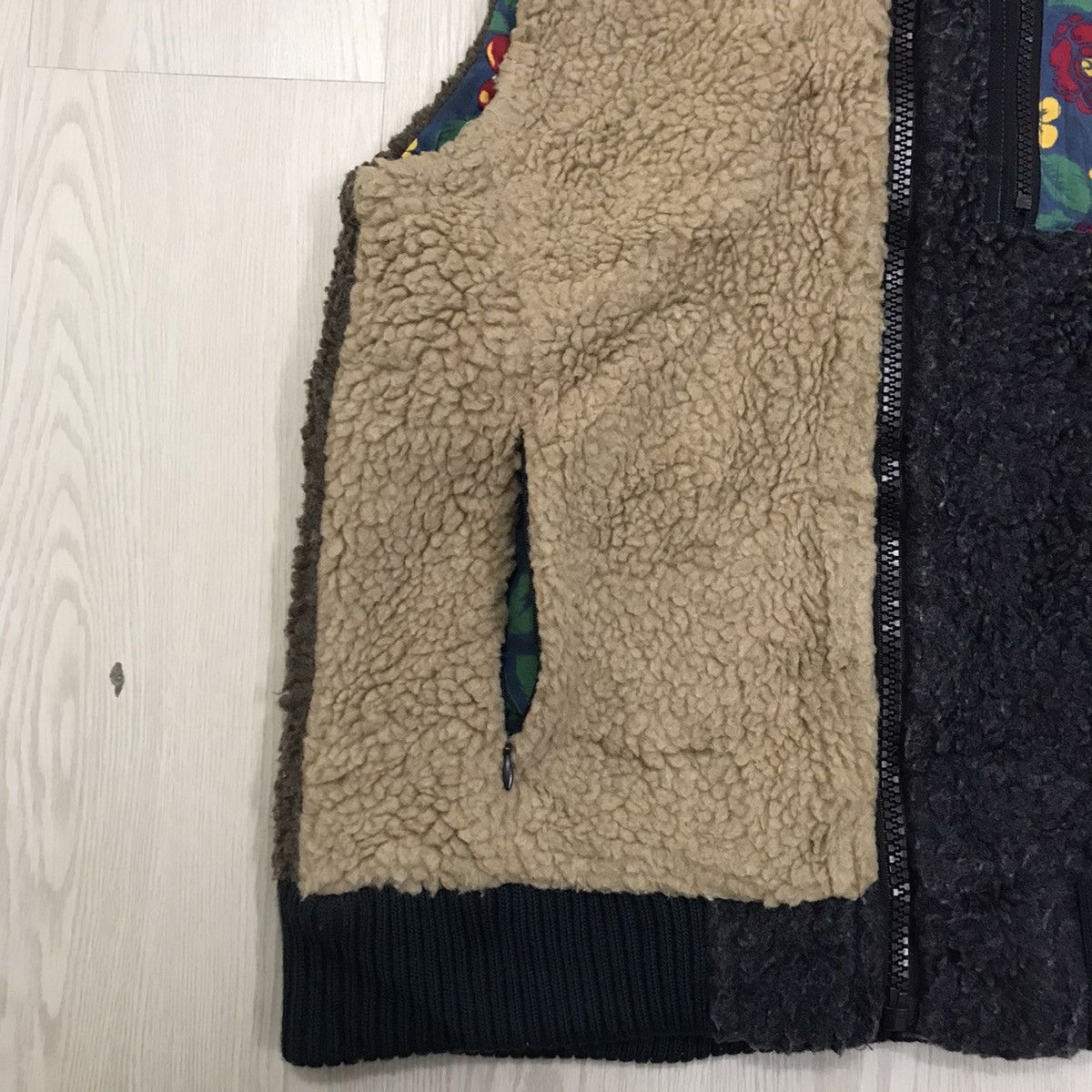 Japanese Brand × Vintage Vintage Japan Titicaca Colourful Deep Pile Sherpa Vest Size US M / EU 48-50 / 2 - 9 Thumbnail