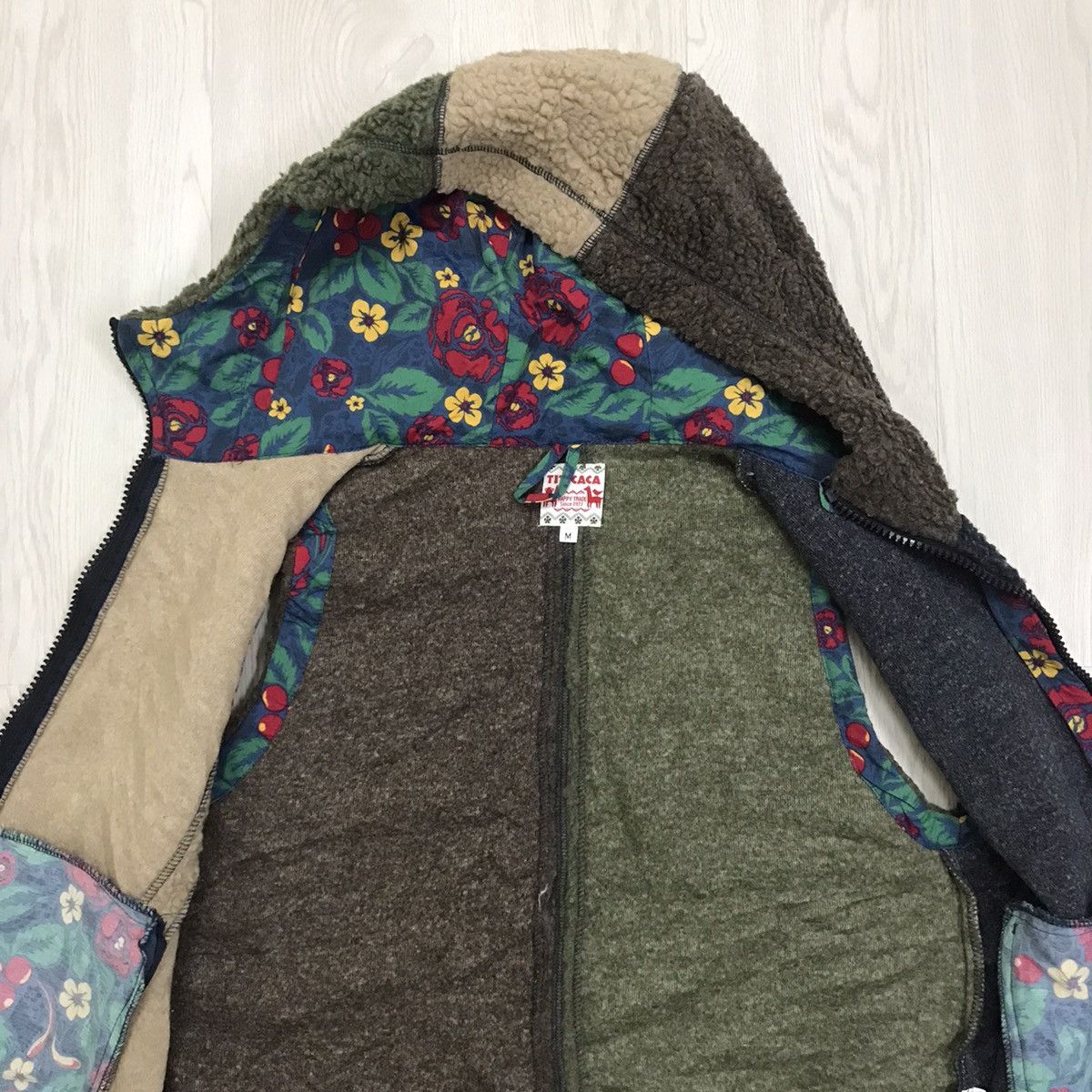 Japanese Brand × Vintage Vintage Japan Titicaca Colourful Deep Pile Sherpa Vest Size US M / EU 48-50 / 2 - 10 Thumbnail