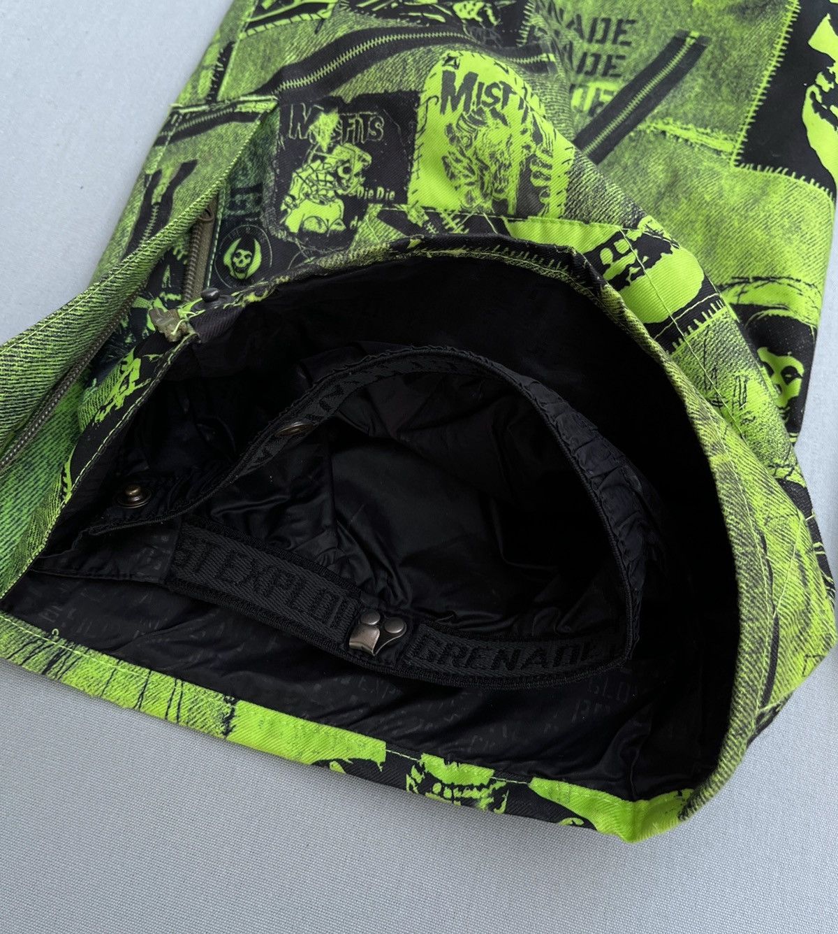 Misfits 🔥 Rare VTG MISFITS Full Print Wide Leg Cargo Pants Ski Size US 31 - 18 Thumbnail