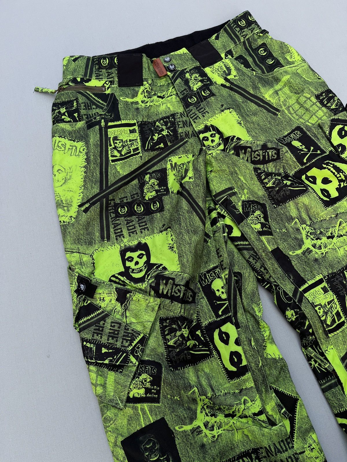 Misfits 🔥 Rare VTG MISFITS Full Print Wide Leg Cargo Pants Ski Size US 31 - 12 Thumbnail