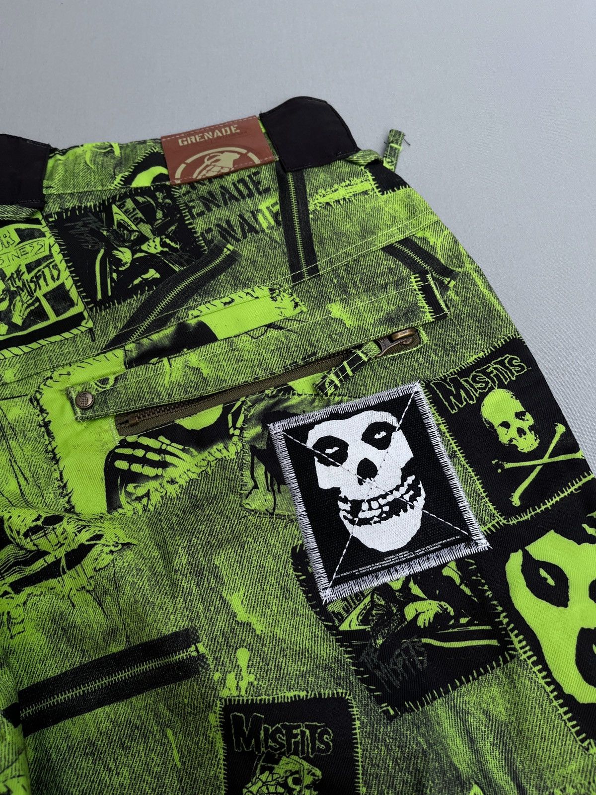 Misfits 🔥 Rare VTG MISFITS Full Print Wide Leg Cargo Pants Ski Size US 31 - 6 Thumbnail