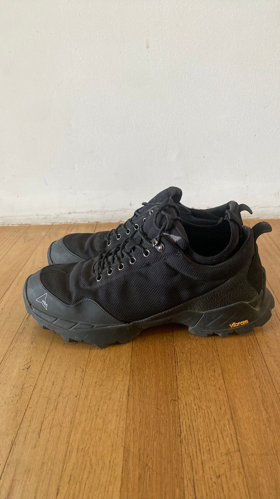 Pre-owned Roa Neal Hiking Shoes In Black