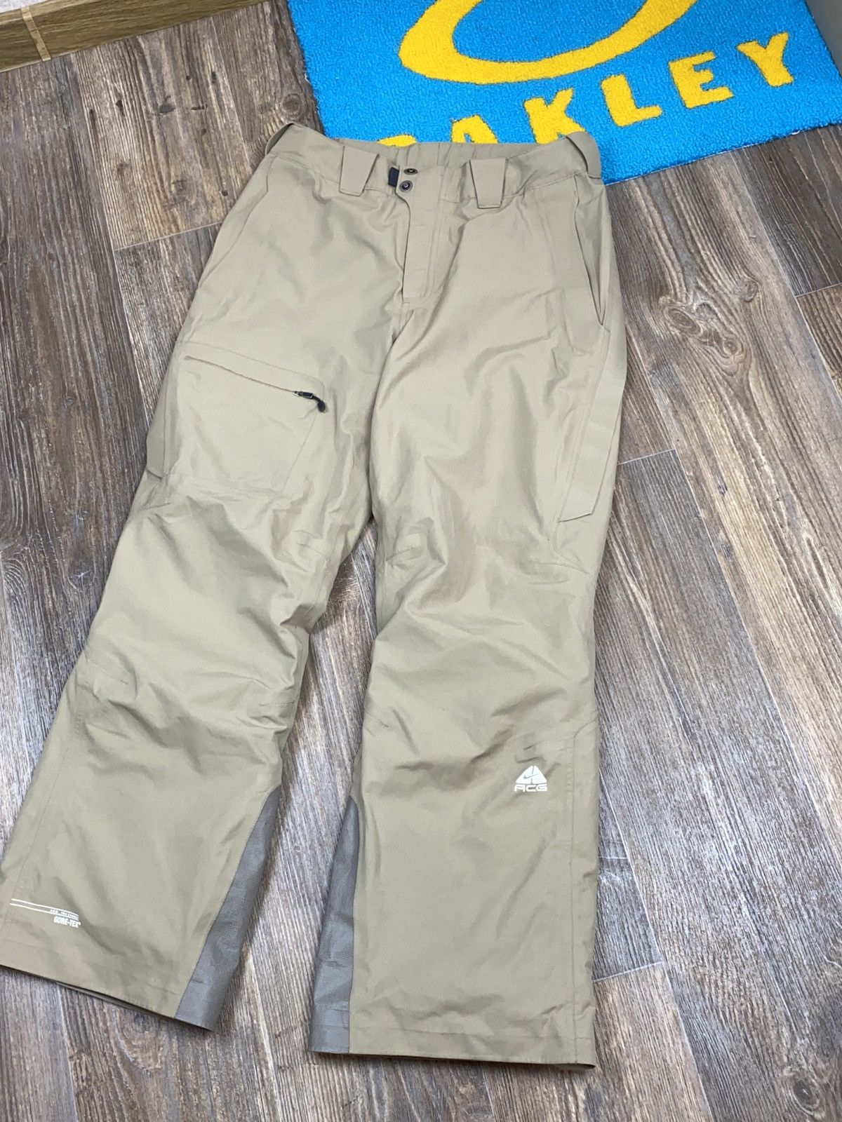 Nike ACG Nike ACG gore tex beige ski cargo pant Size US 32 / EU 48 - 2 Thumbnail