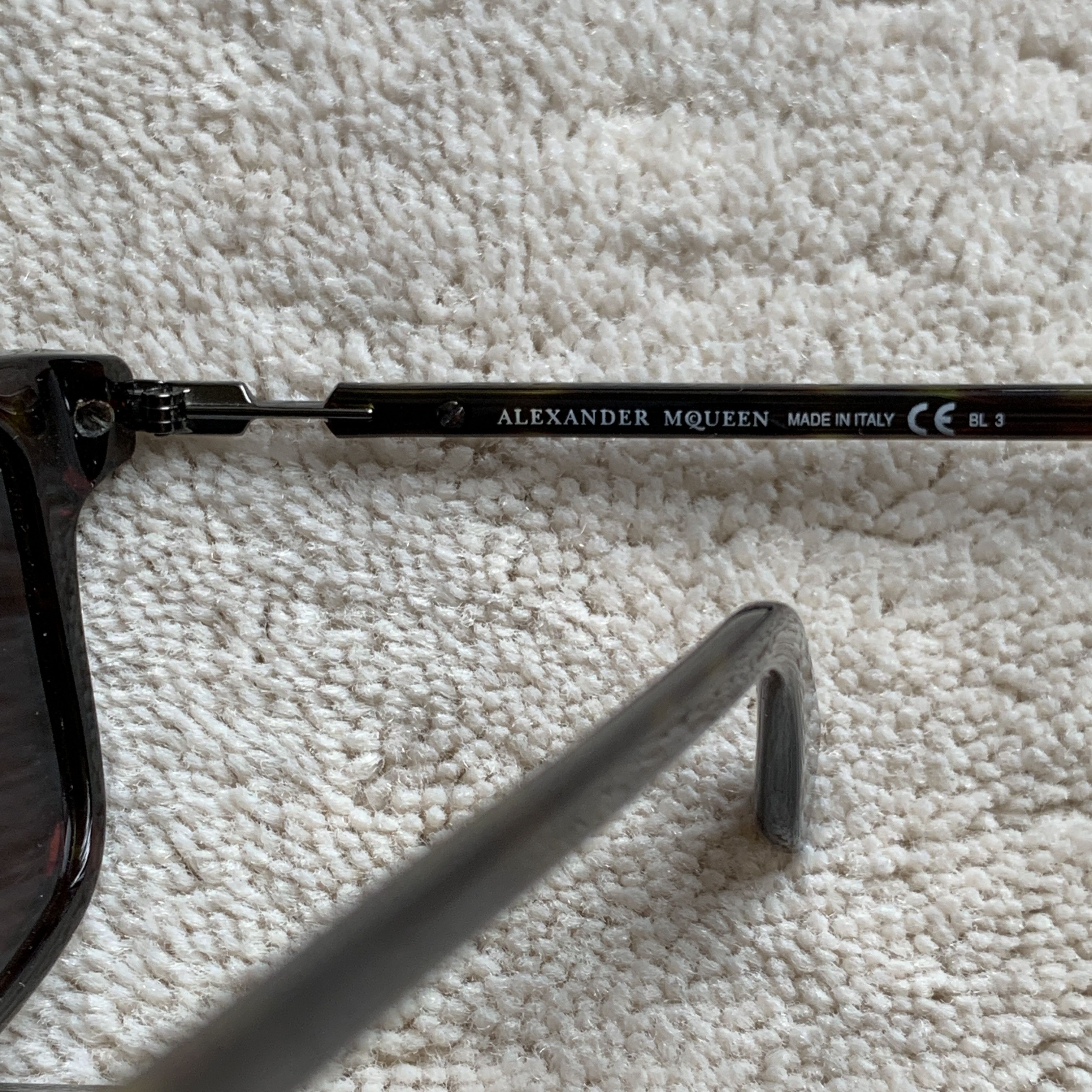 Alexander McQueen ALEXANDER McQUEEN Tortoise Rectangular Frame Sunglasses Size ONE SIZE - 12 Thumbnail