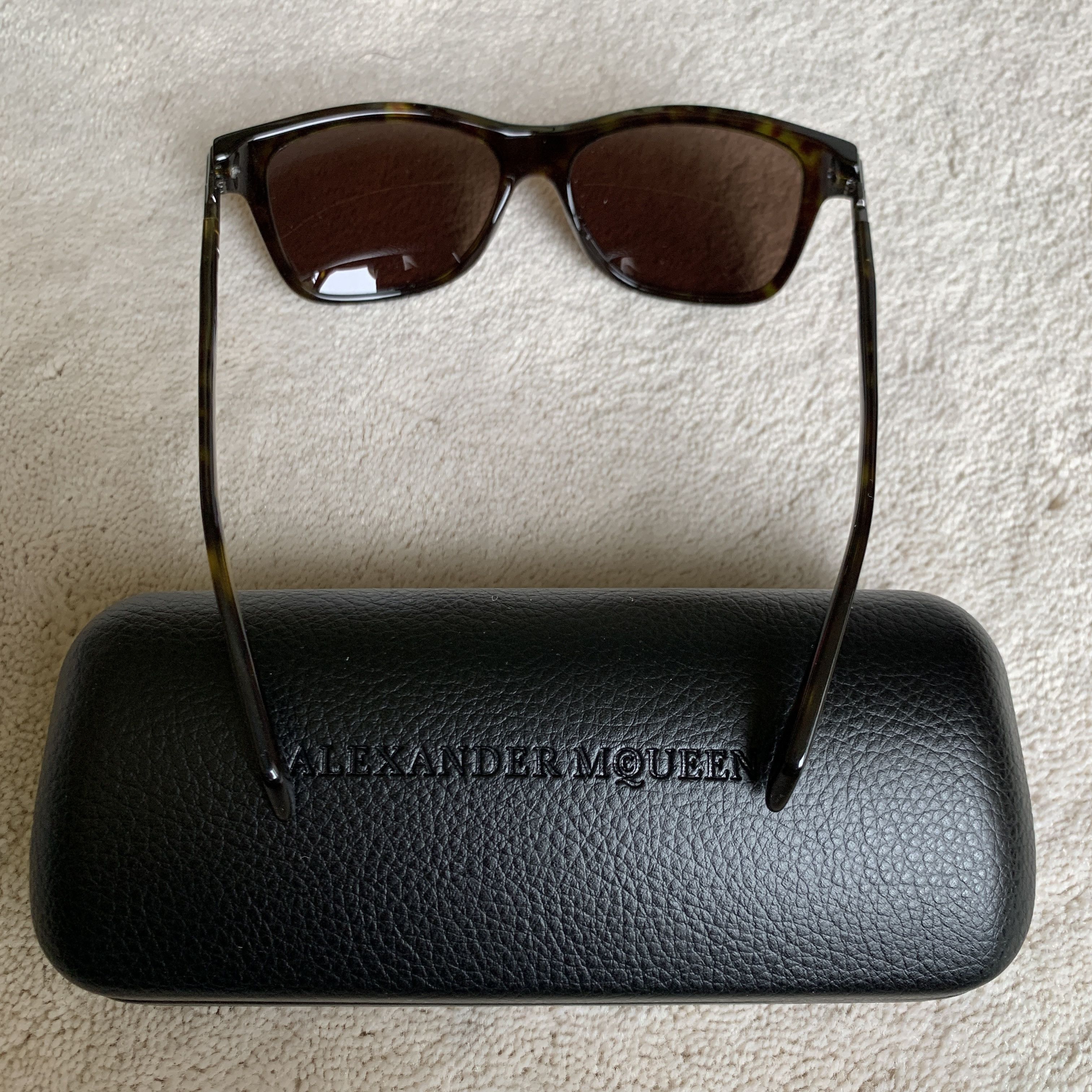Alexander McQueen ALEXANDER McQUEEN Tortoise Rectangular Frame Sunglasses Size ONE SIZE - 8 Thumbnail