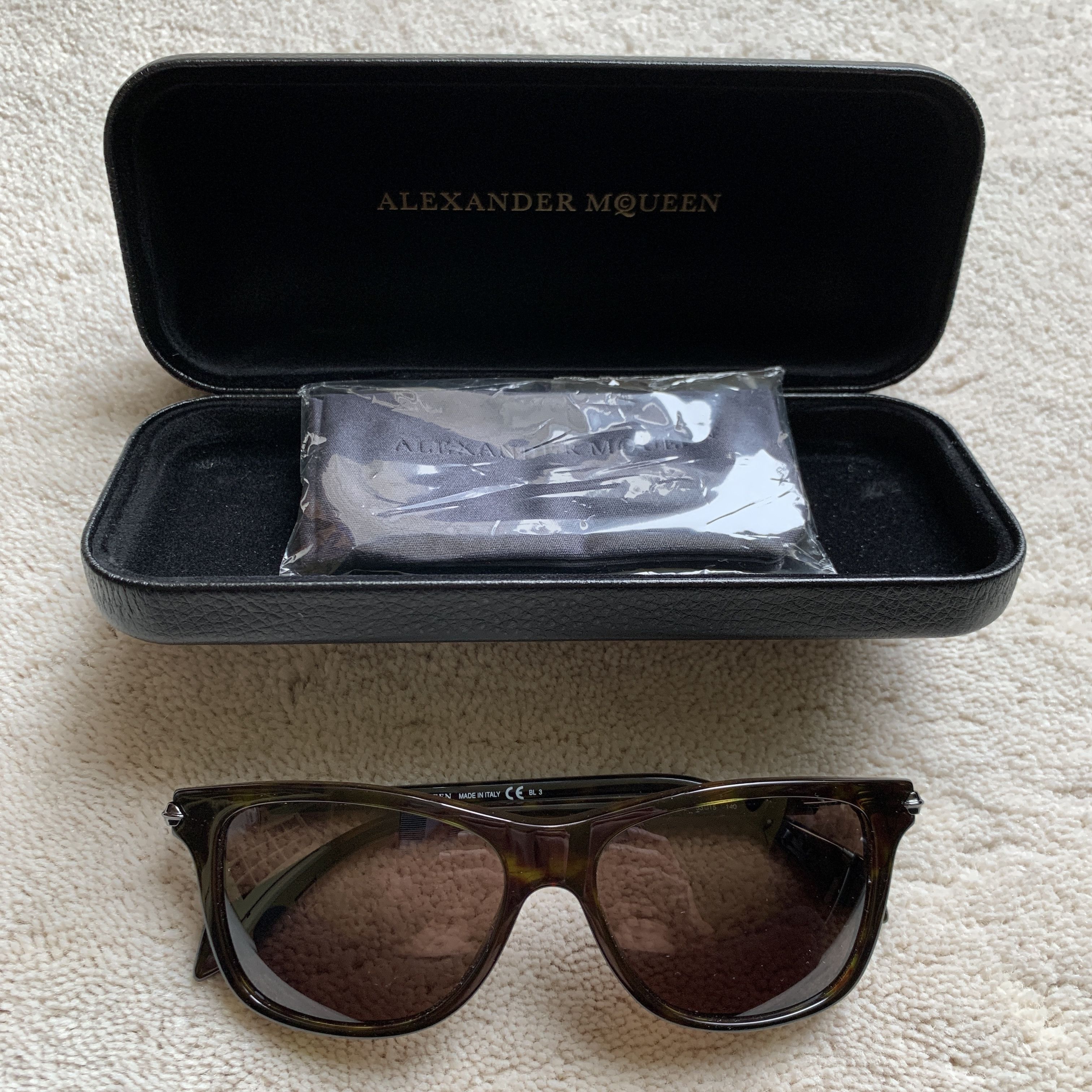 Alexander McQueen ALEXANDER McQUEEN Tortoise Rectangular Frame Sunglasses Size ONE SIZE - 5 Thumbnail