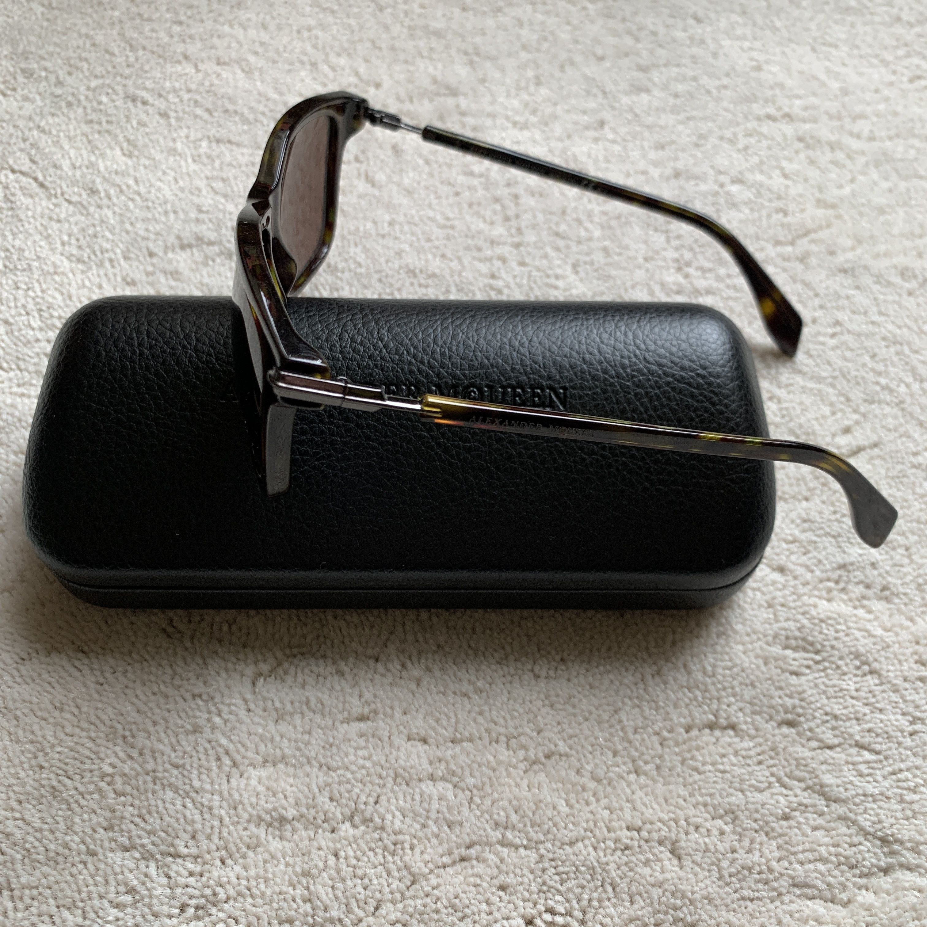 Alexander McQueen ALEXANDER McQUEEN Tortoise Rectangular Frame Sunglasses Size ONE SIZE - 7 Thumbnail