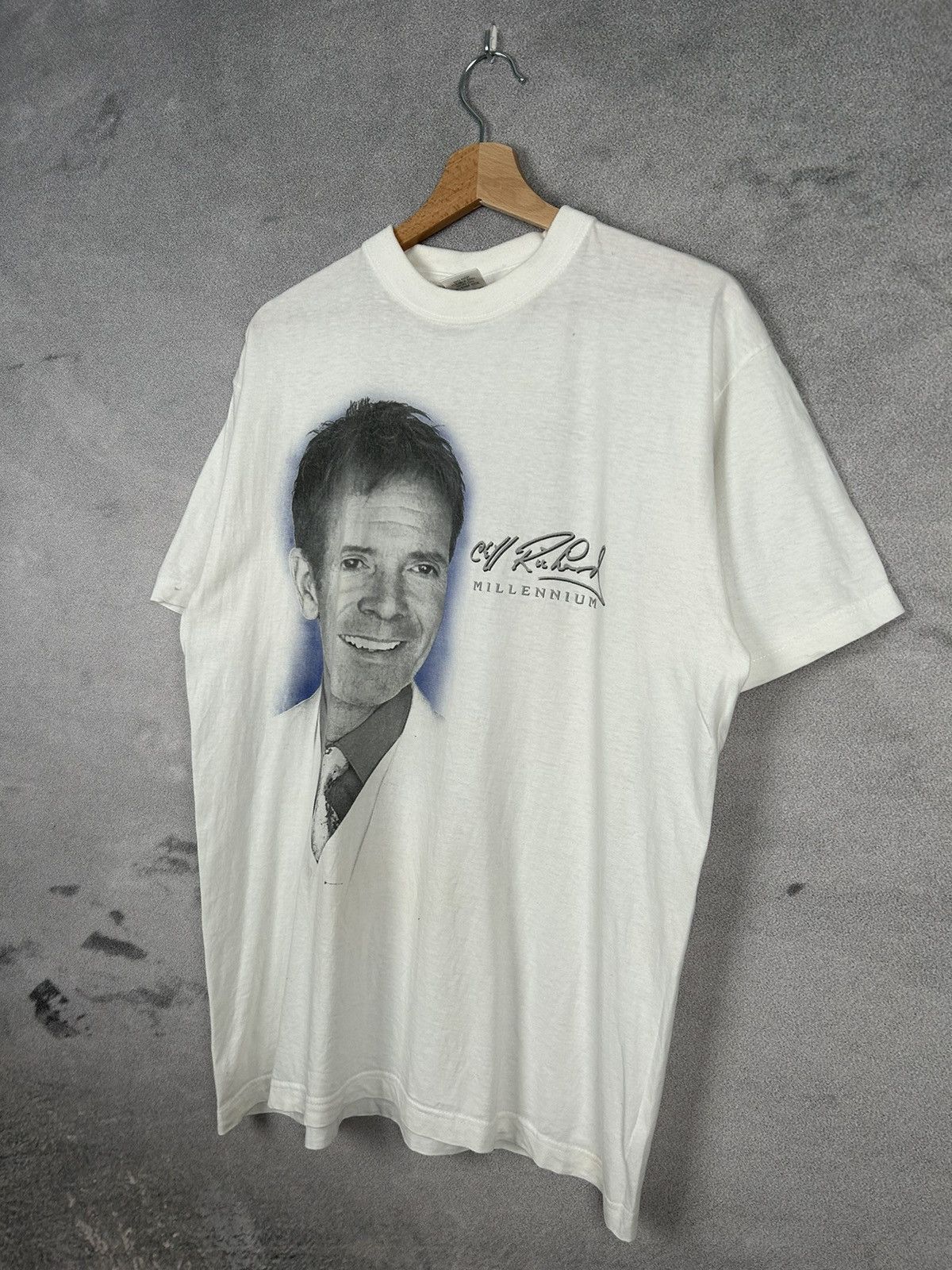 Band Tees × Vintage Vintage Cliff Richard Millennium Band Tee Music Art Size US L / EU 52-54 / 3 - 2 Thumbnail