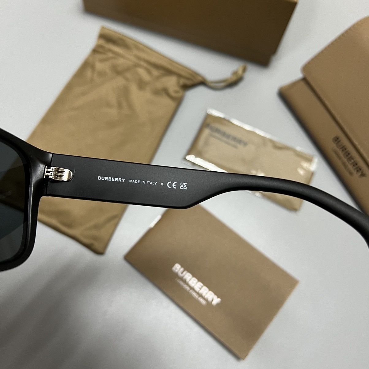 Burberry NEW Burberry men’s sunglasses Size ONE SIZE - 9 Thumbnail