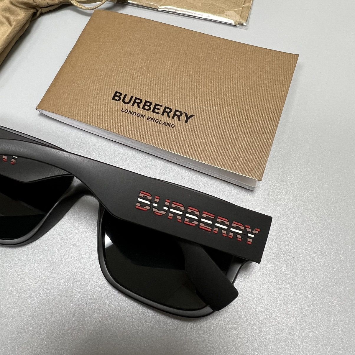 Burberry NEW Burberry men’s sunglasses Size ONE SIZE - 3 Thumbnail