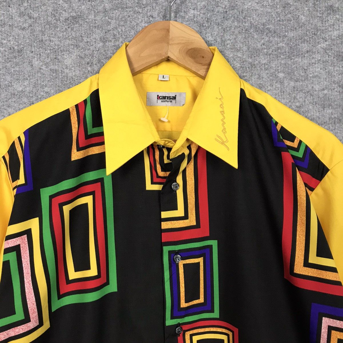 Kyoto-style button-up shirt for an elegant and classic look