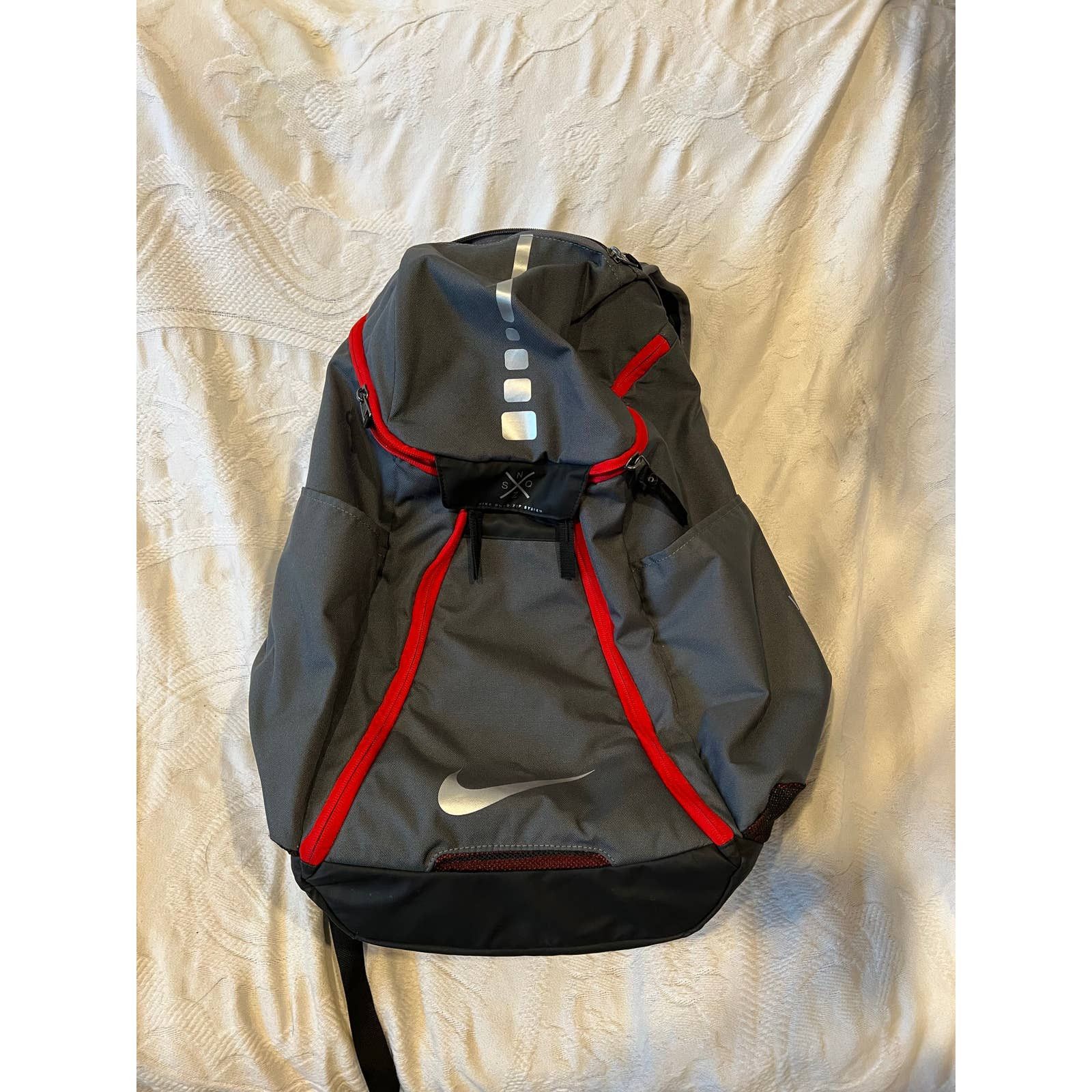quad zip backpack nike