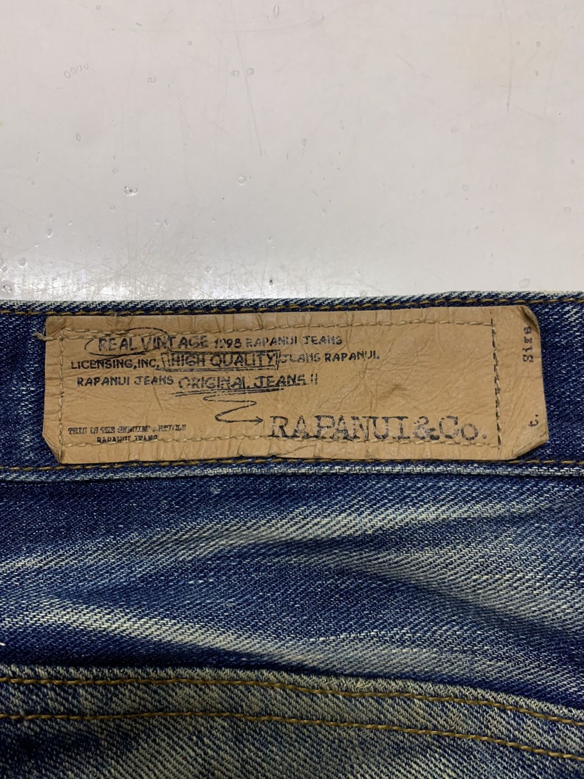 Designer Rapanui & co. Distressed denim Size US 33 - 11 Thumbnail