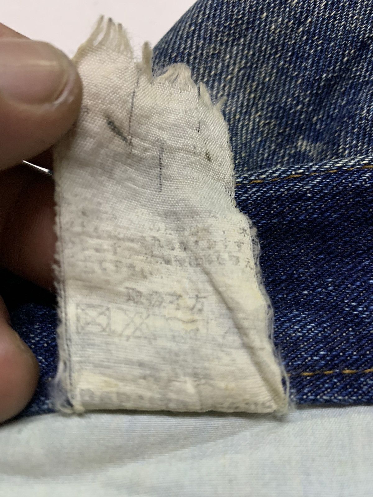 Designer Rapanui & co. Distressed denim Size US 33 - 15 Thumbnail