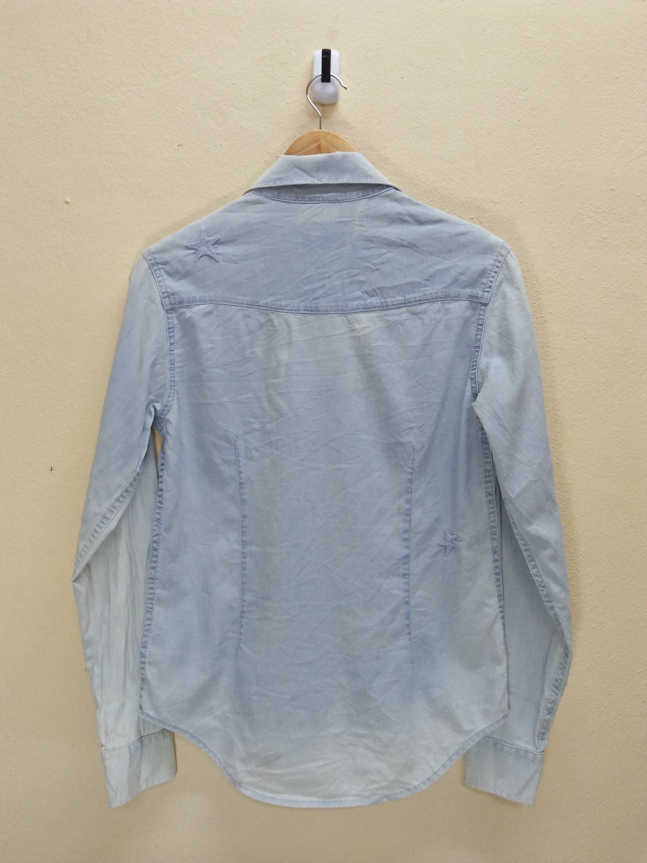 Vivienne Westwood VIVIENNE WESTWOOD Anglomania Nicely Faded Denim Shirt Size S / US 4 / IT 40 - 3 Thumbnail