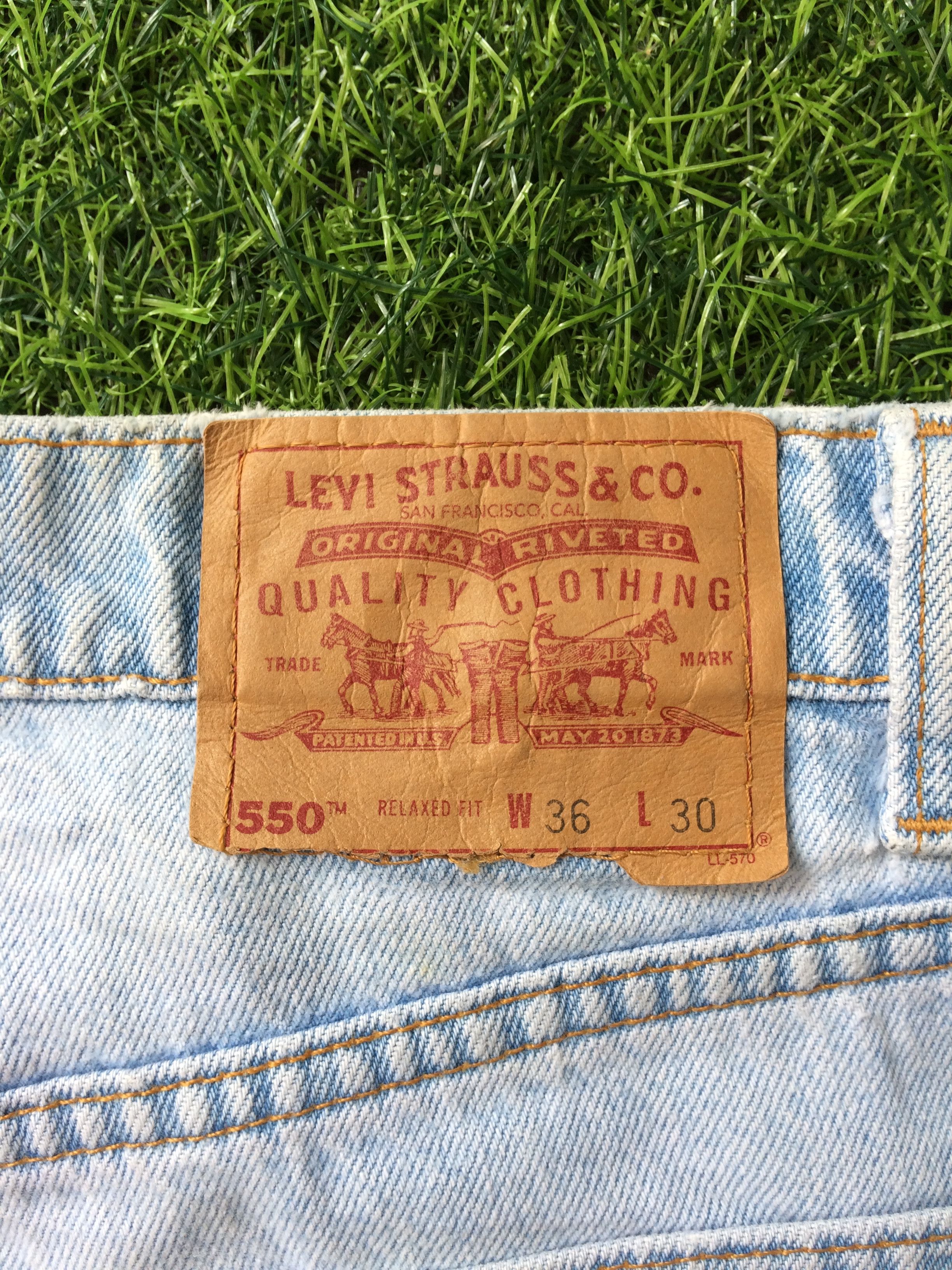 Levi's × Vintage Distressed Levis 550 Jeans #B-810 Size US 35 - 10 Thumbnail