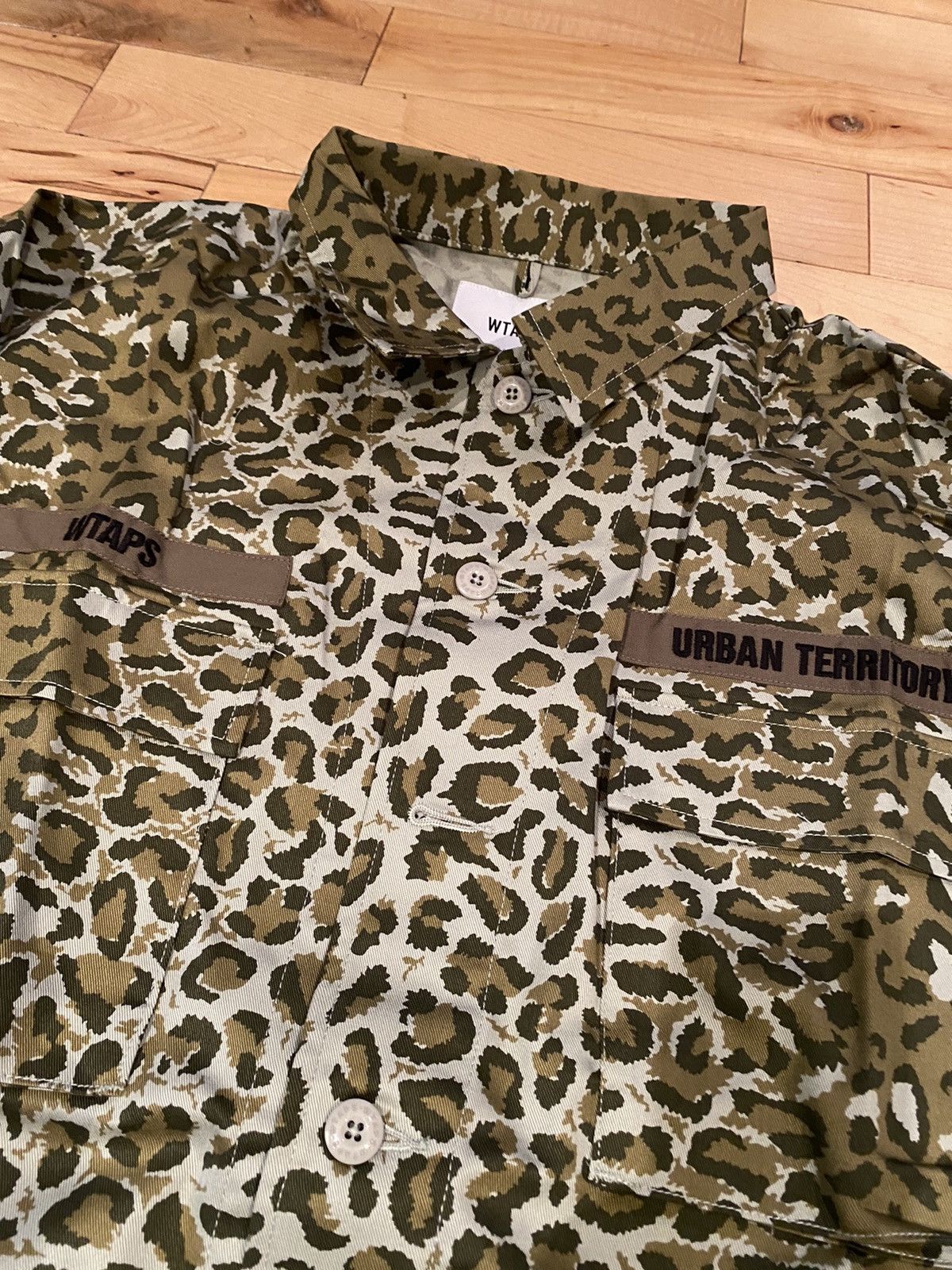 Wtaps Jungle 01 L/S Button up Shirt Leopard Camo Olive Drab Size US XL / EU 56 / 4 - 2 Thumbnail