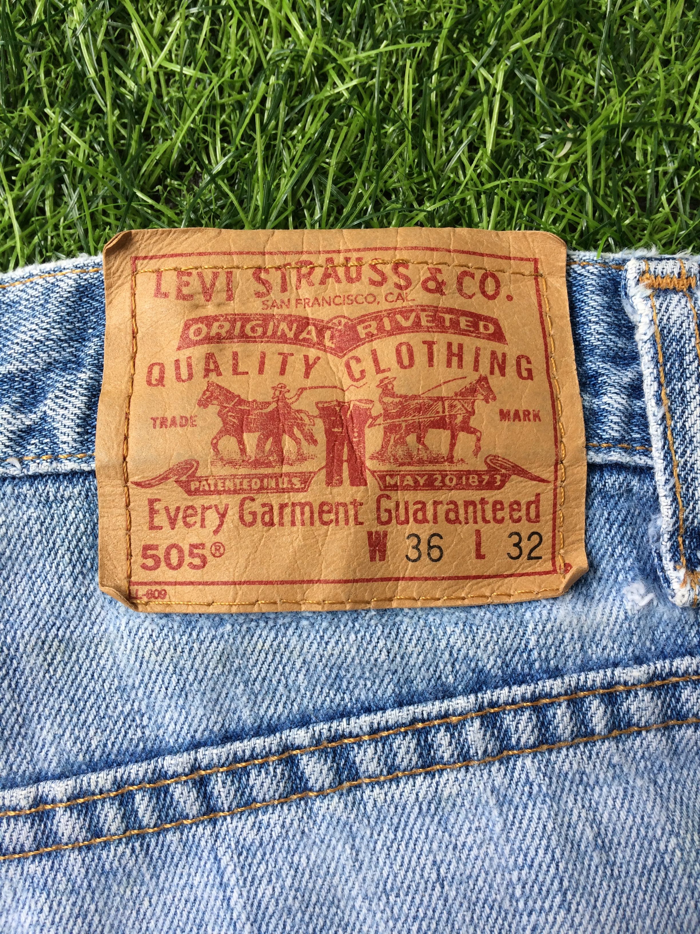 Levi's Vintage Distressed Levis 505 Ripped Jeans #B-348 Size US 35 - 12 Thumbnail