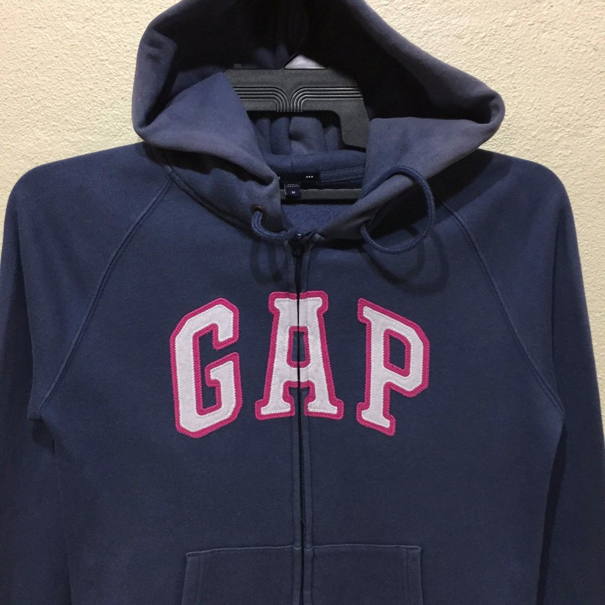 Gap × Vintage GAP Hoodie spellout Big Logo size M fits S Size US S / EU 44-46 / 1 - 5 Thumbnail