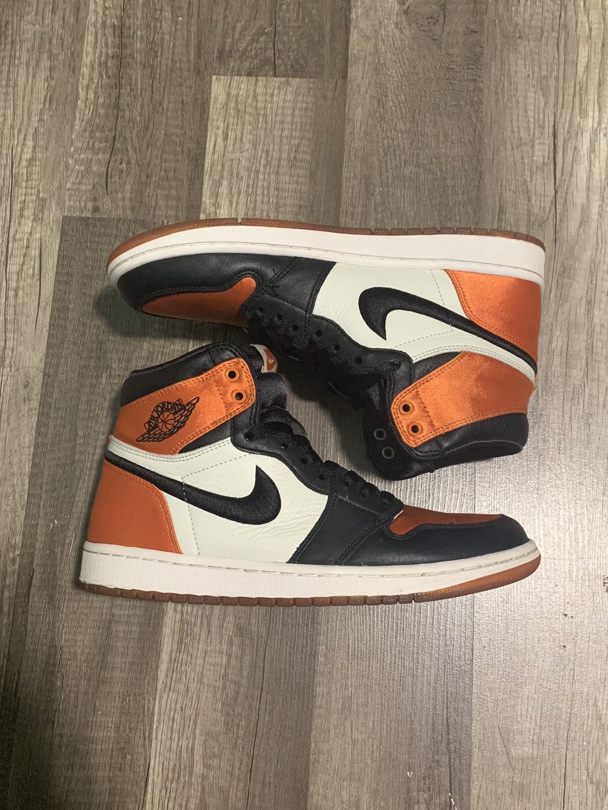 Air Jordan 1's Shattered Backboard