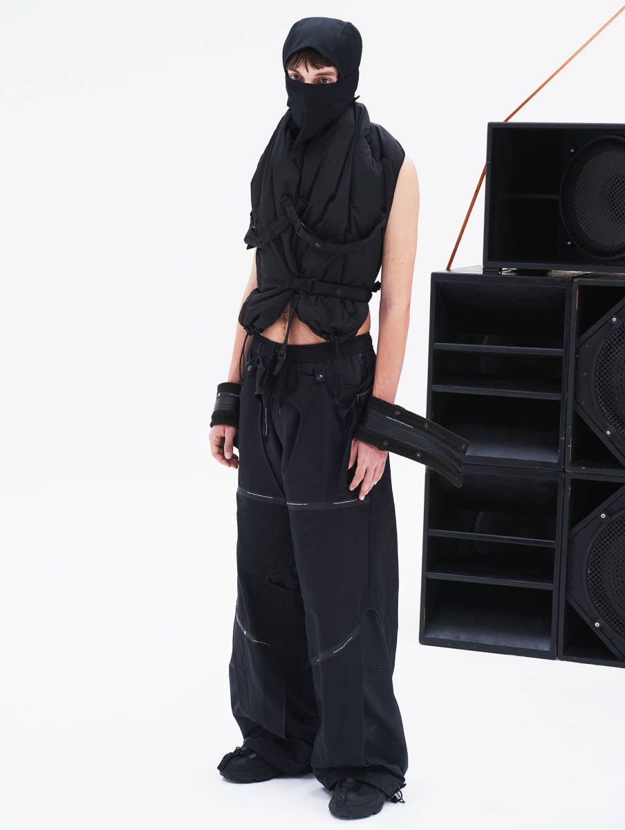 image of Julius x Nilos Aw22 Nilos "toz" Cut-Out Ballon Nylon Pants 3 in Black, Men's (Size 34)