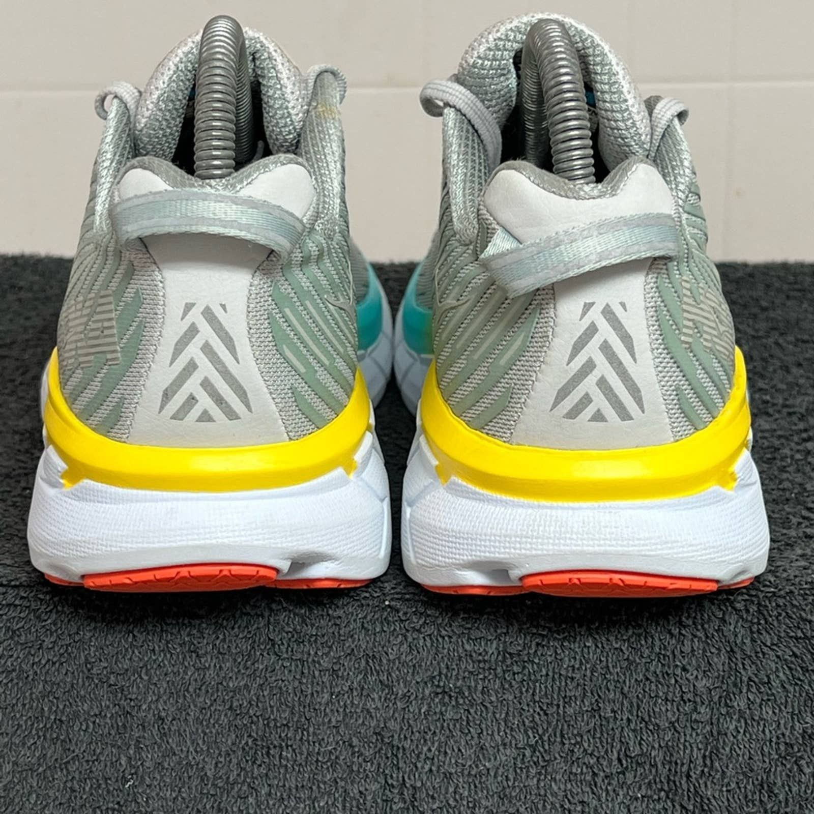 Hoka One One Clifton Sneaker Running Shoes SIZE LIKE NEW