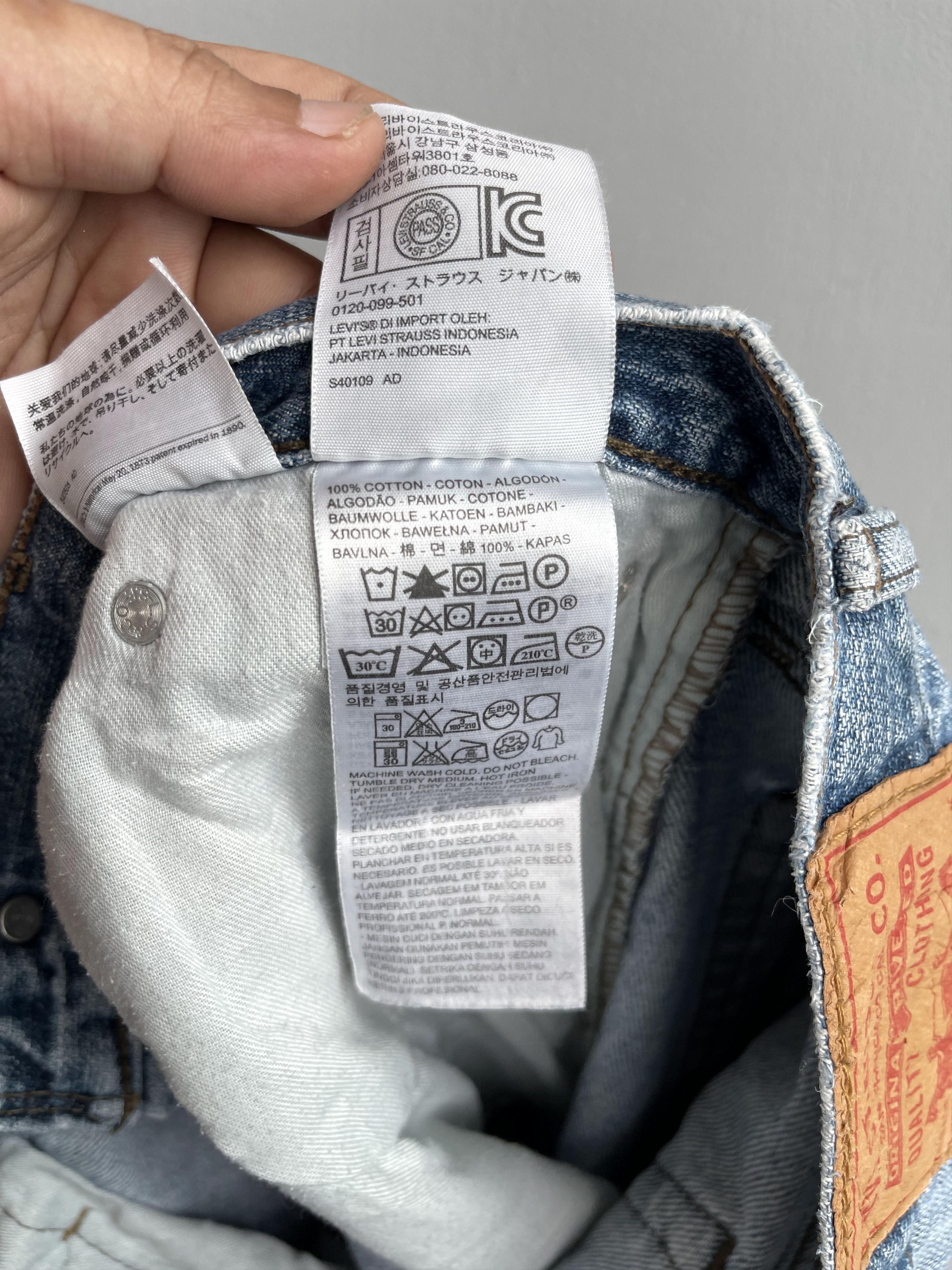 W35 L29 Vintage Levis 514 Distressed Dirty Ripped Jeans
